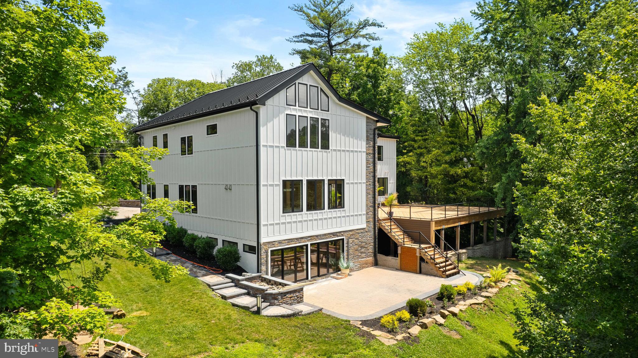 CHESTNUT HILL - Residential