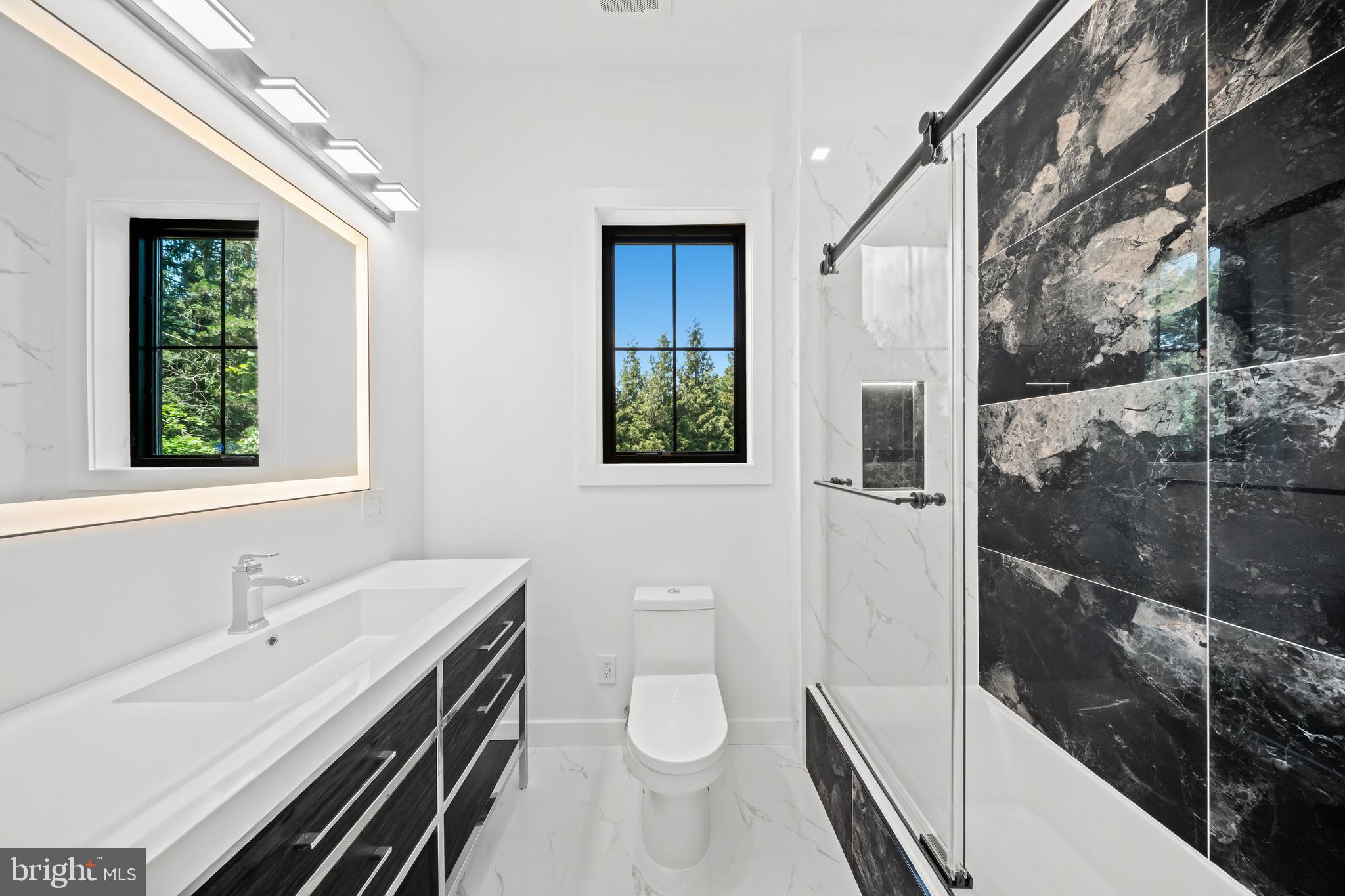 CHESTNUT HILL - Residential