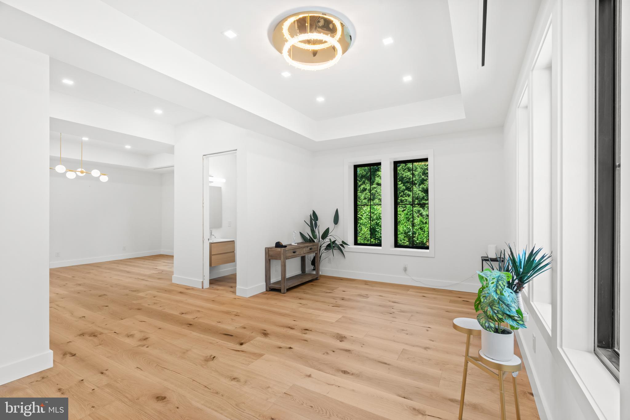 CHESTNUT HILL - Residential