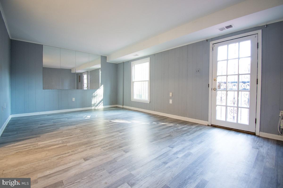 PINEWOOD HILL - Residential