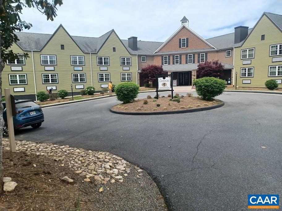Large building lot located  on a cul de sac , and in a gated resort like community. The community offers lots amenities. An enjoyable community for everyone . There is a lodge and country store . Whether you are a visitor or Resident, you are always welcome at Shenandoah Crossings .  Shenandoah  Crossings is in a great location ,  minutes from Gordonsville , 15 mins from Zion Crossroads  35 from Charlottesville, and 50 mins to Richmond Easy access to major highways and I 95 .  The area is surrounded with many attractions such as the vineyards , UVA and Thomas Jefferson Monticello less than an hour drive. While at Monticello have a mid day lunch at Michie Traven ?,Shenandoah Crossings