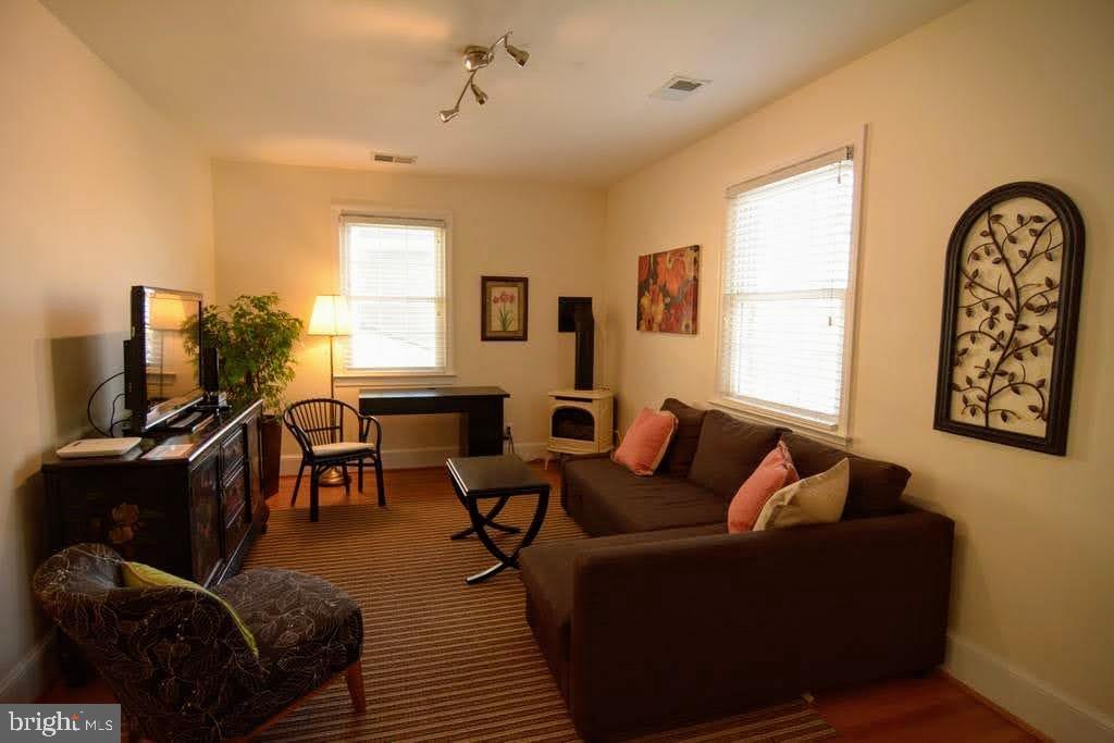 CLARENDON - Residential Income
