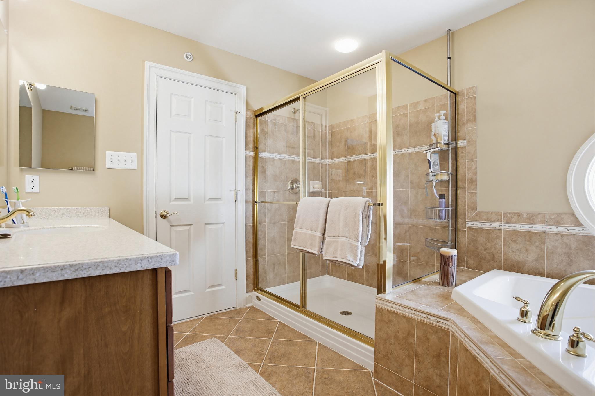 DUNLOY TOWNHOME - Residential