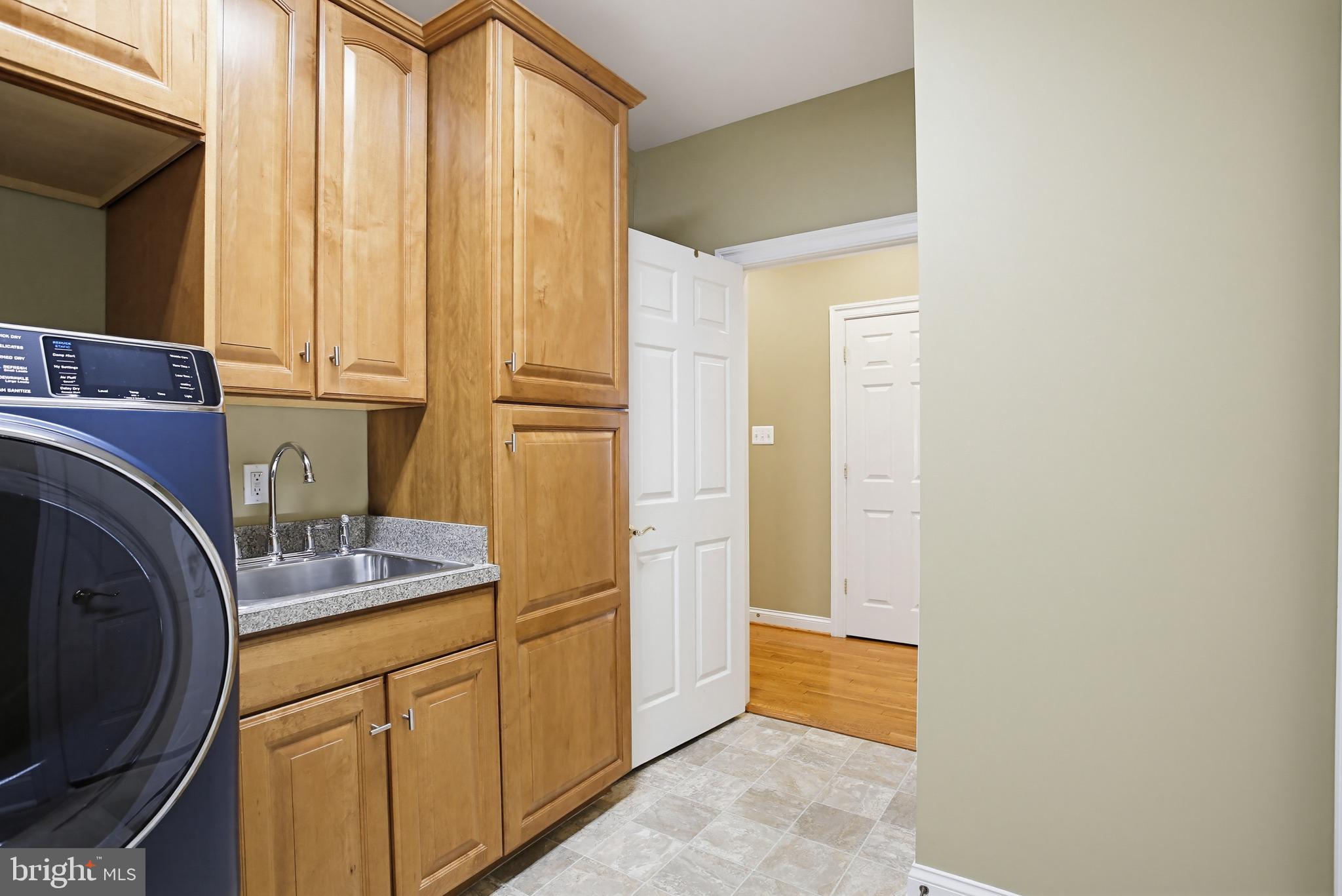 DUNLOY TOWNHOME - Residential
