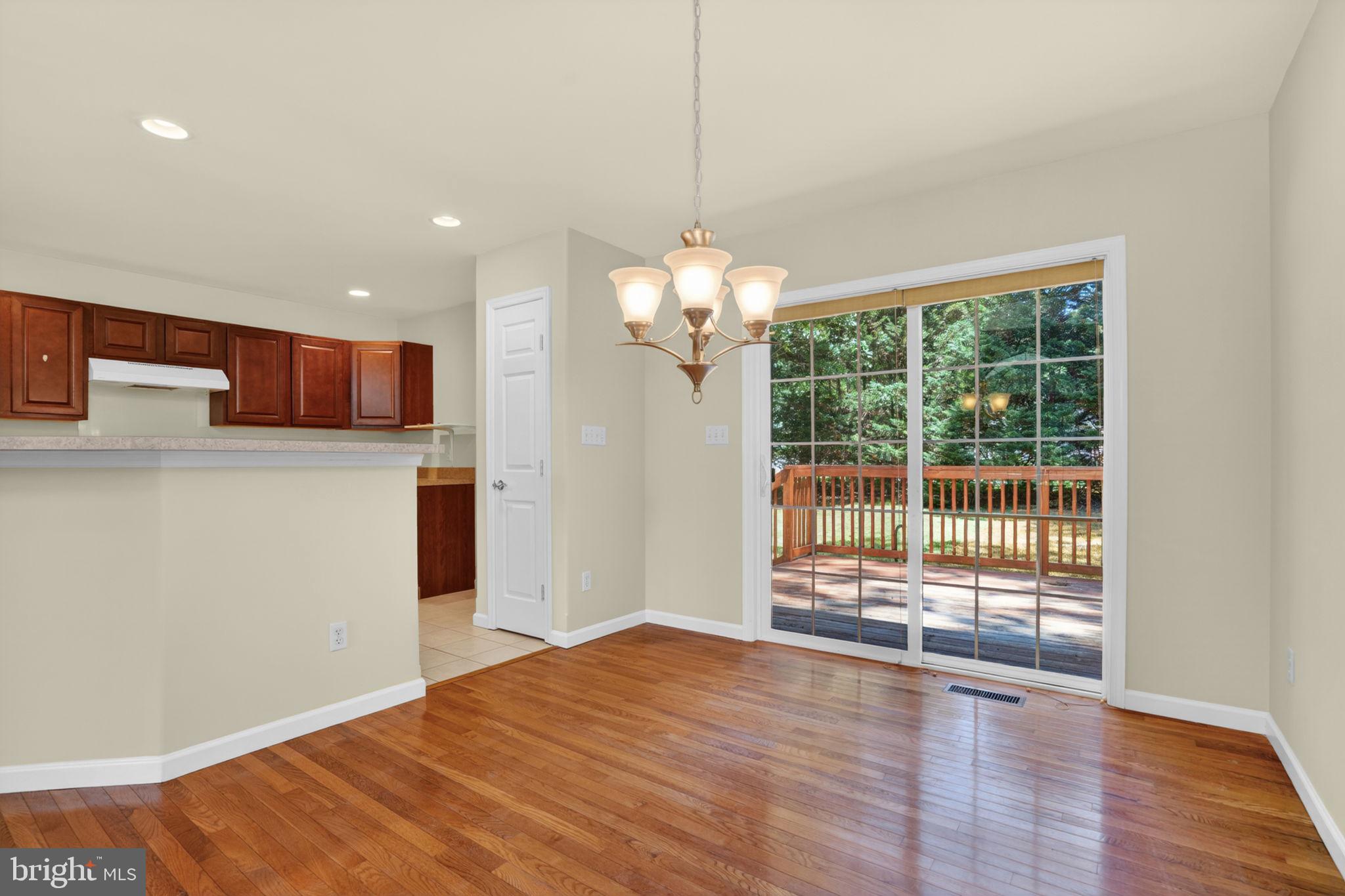 CAPTAIN'S COVE - Residential