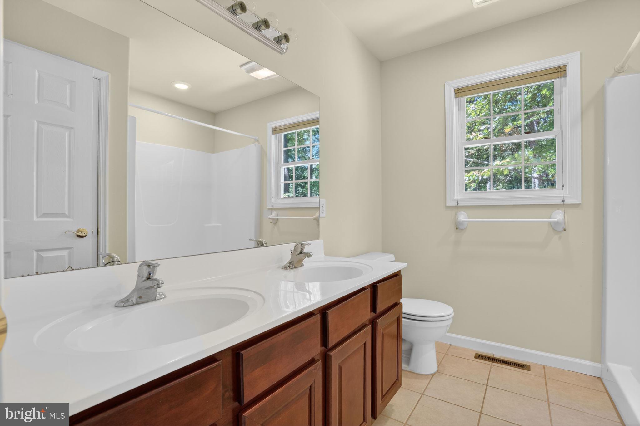CAPTAIN'S COVE - Residential