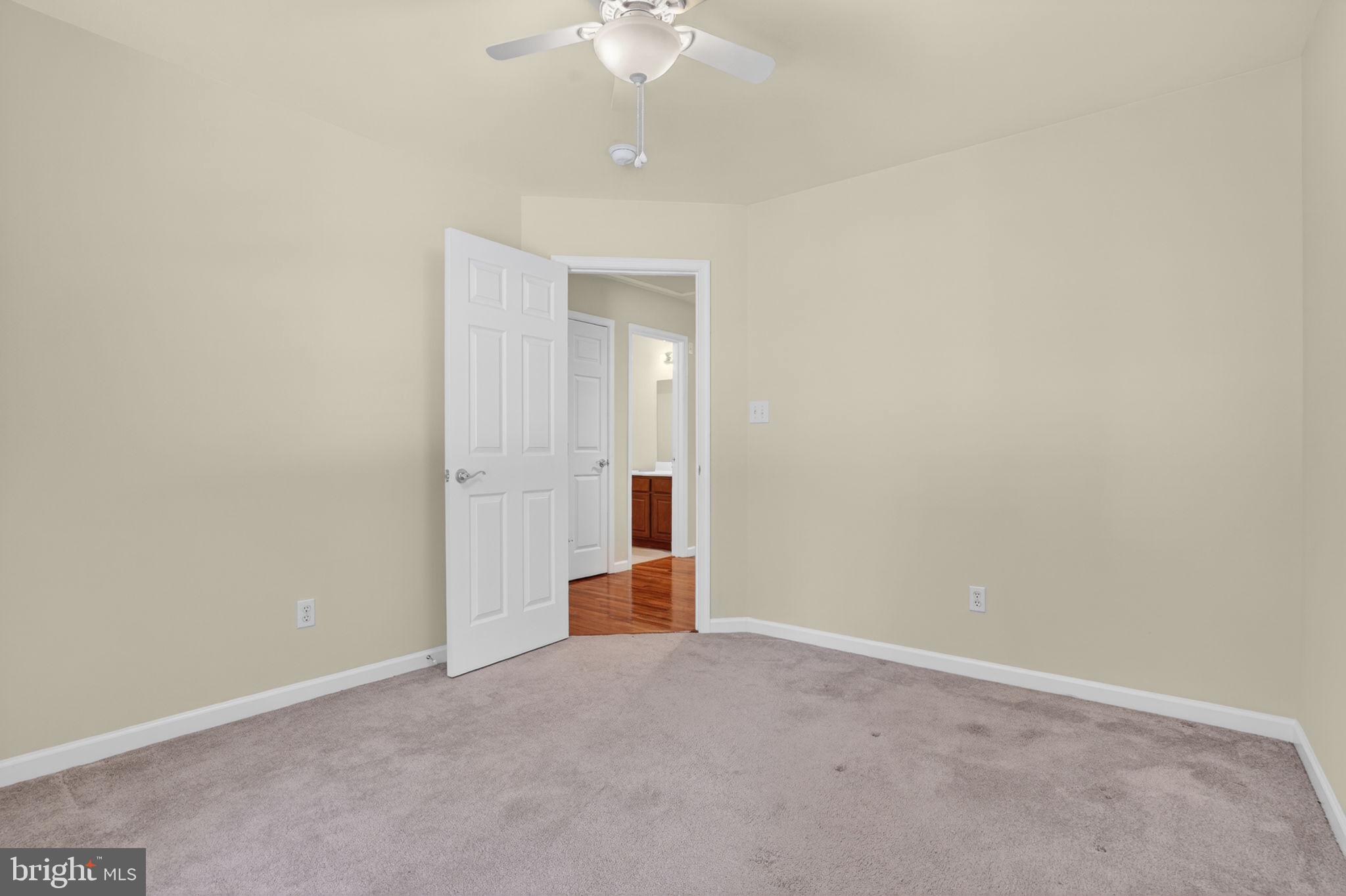 CAPTAIN'S COVE - Residential