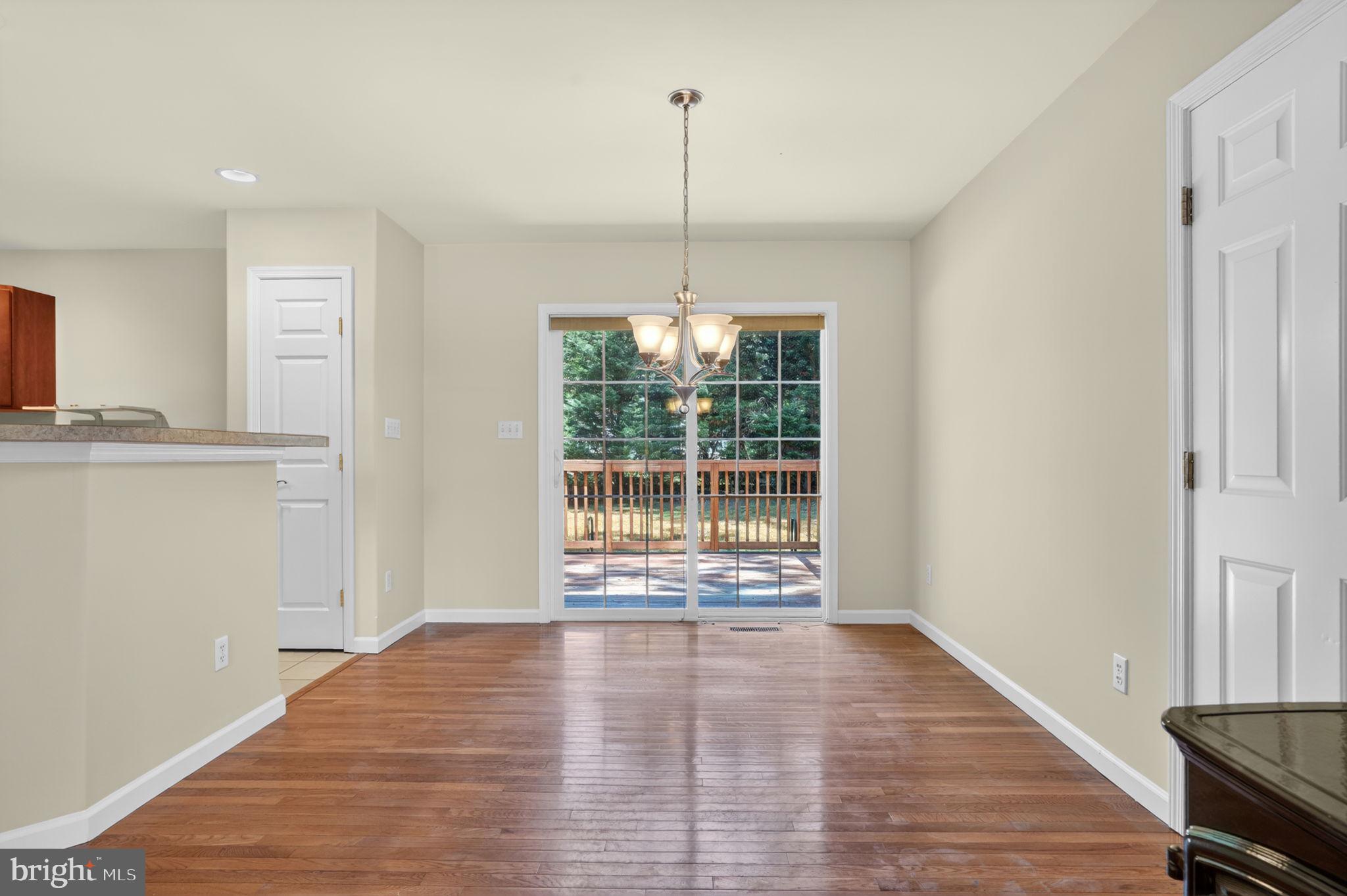 CAPTAIN'S COVE - Residential