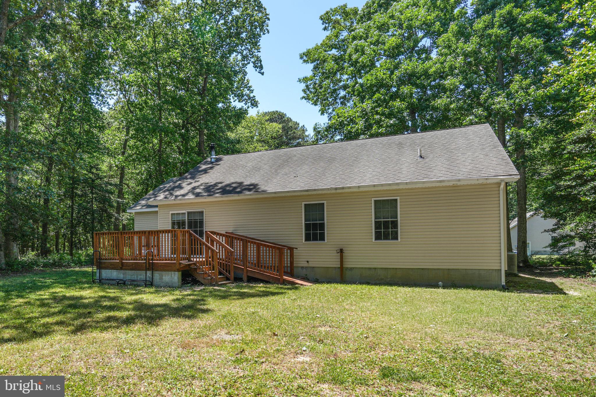 CAPTAIN'S COVE - Residential