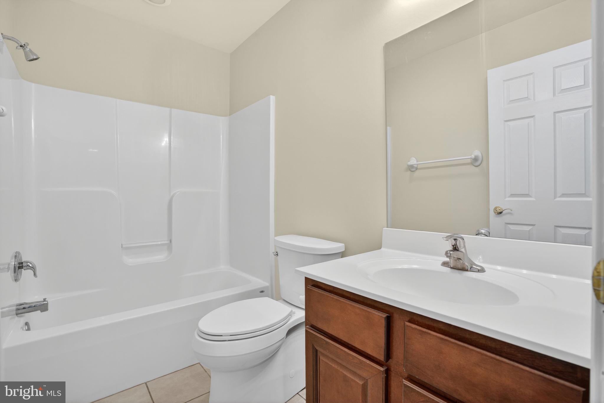 CAPTAIN'S COVE - Residential
