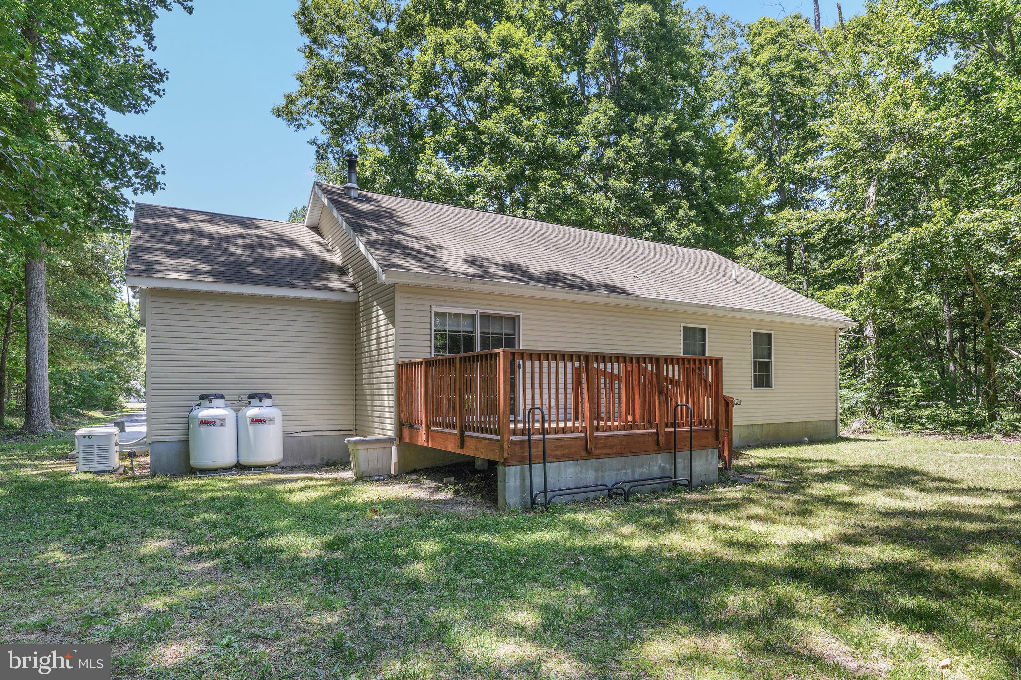 CAPTAIN'S COVE - Residential