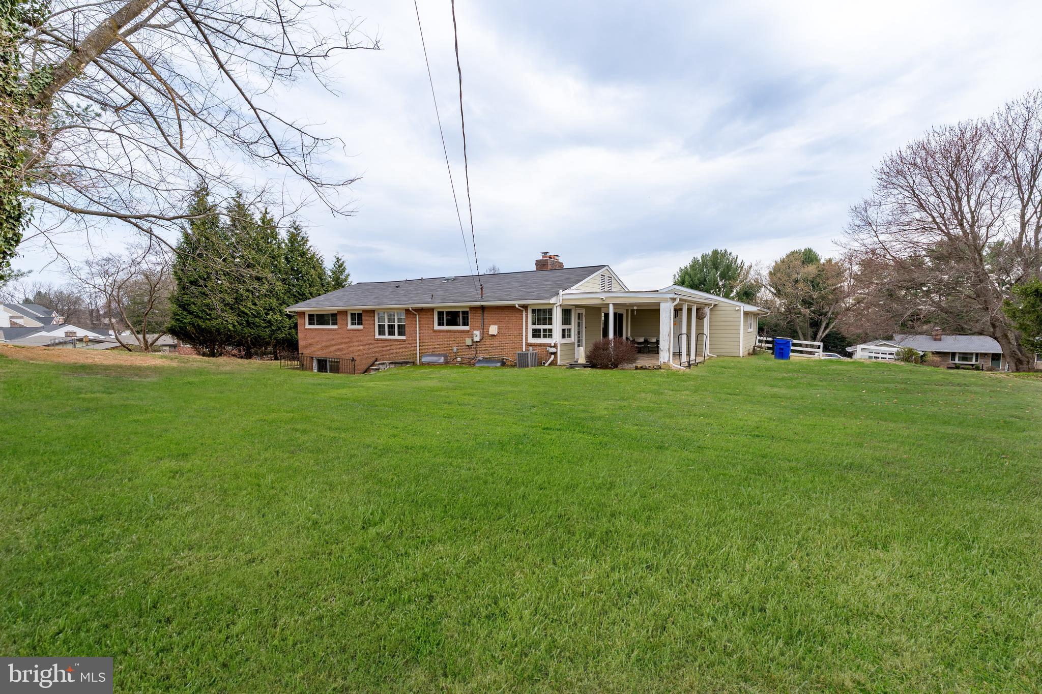 CHESTNUT HILL - Residential