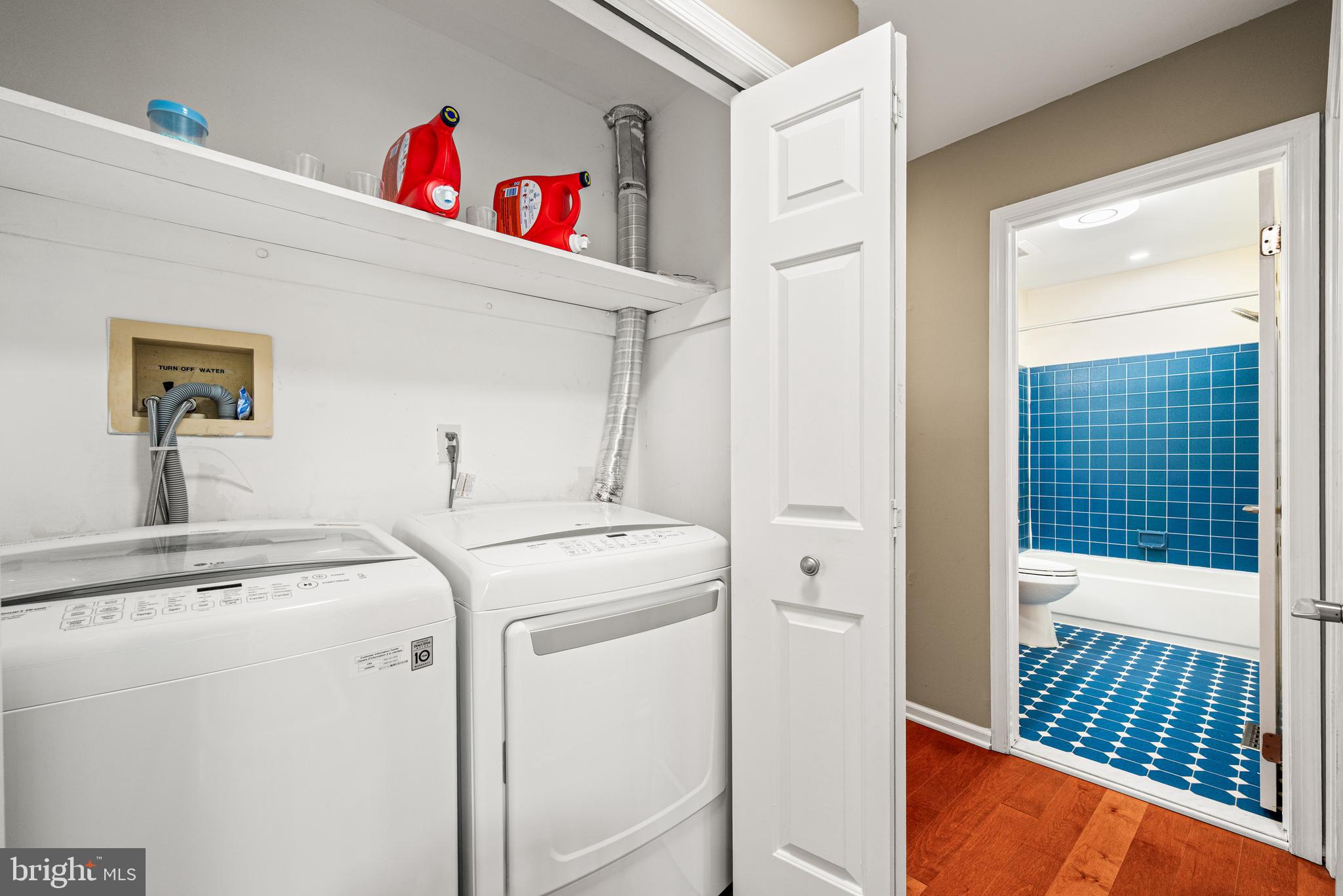 QUARTERS - Residential