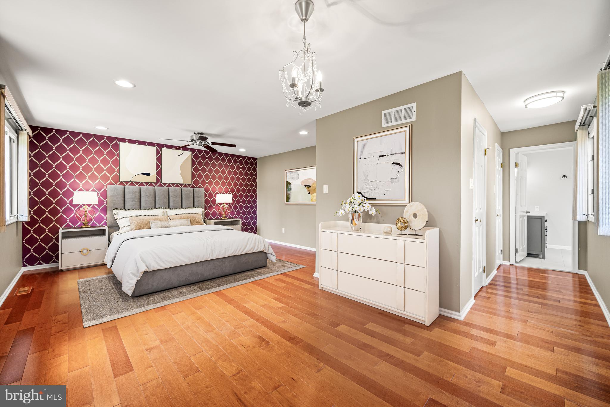 QUARTERS - Residential