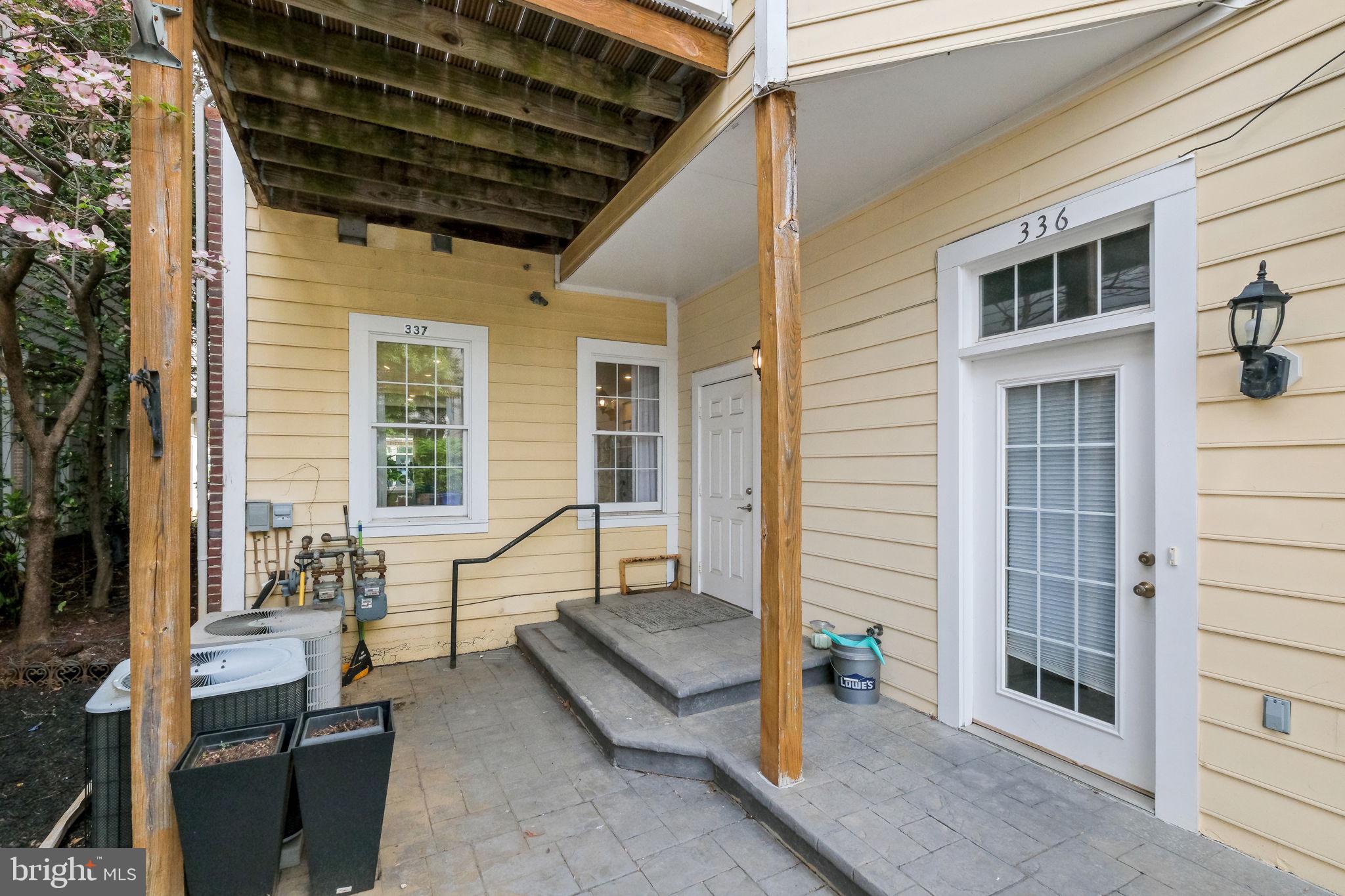 KENTLANDS HILL DISTRICT - Commercial Sale