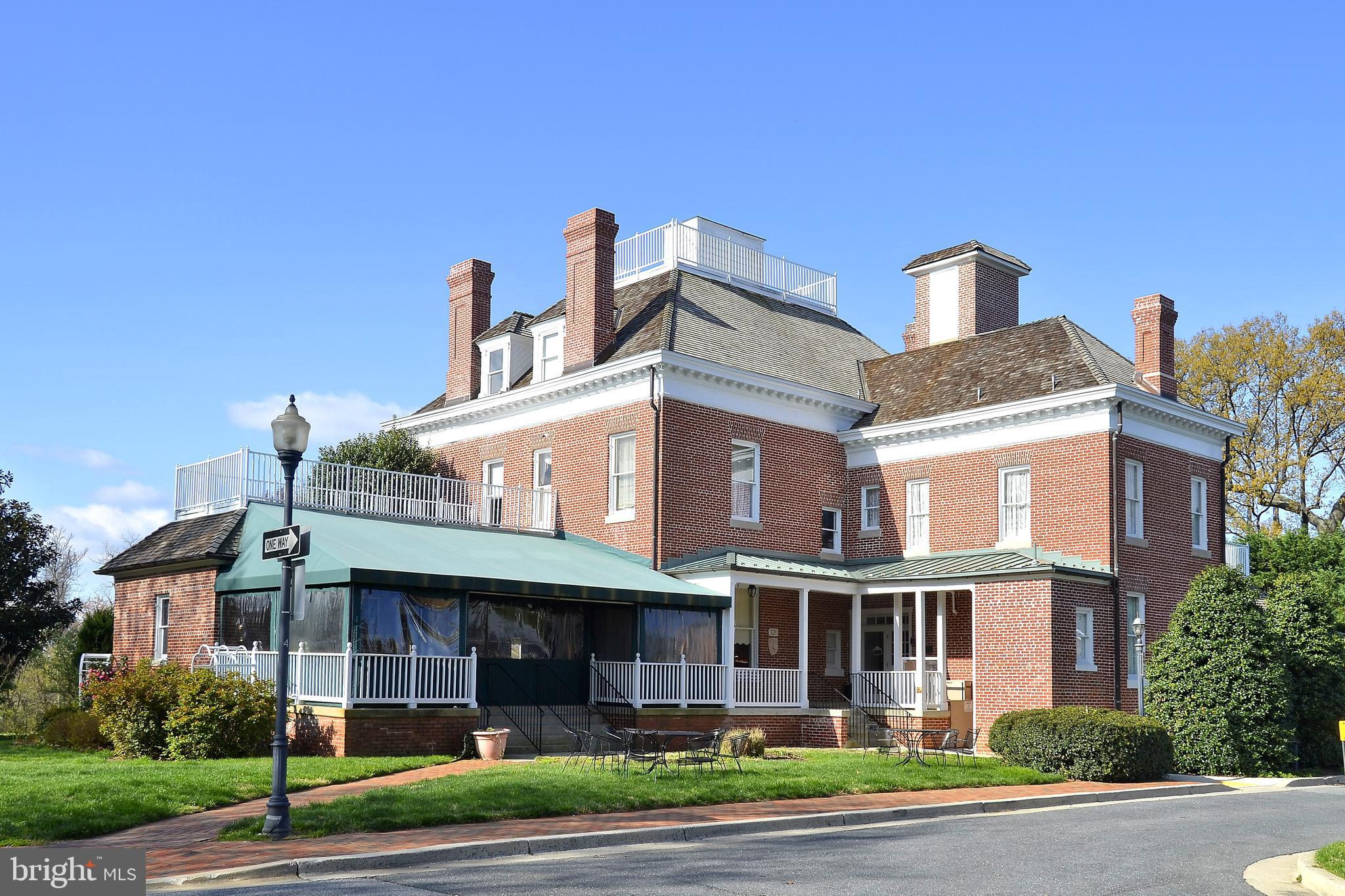 KENTLANDS HILL DISTRICT - Commercial Sale