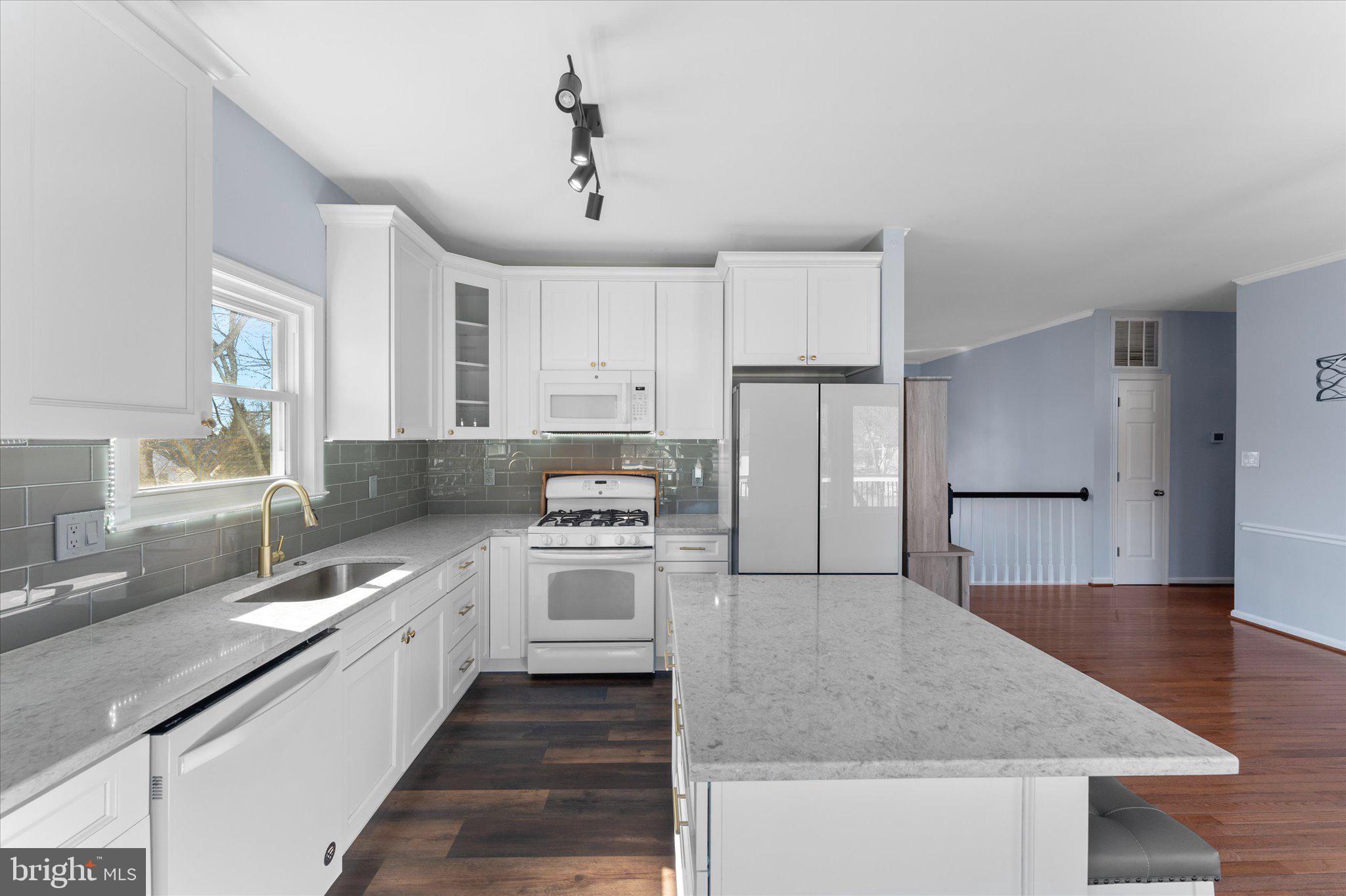PINEBOROUGH ESTATES - Residential