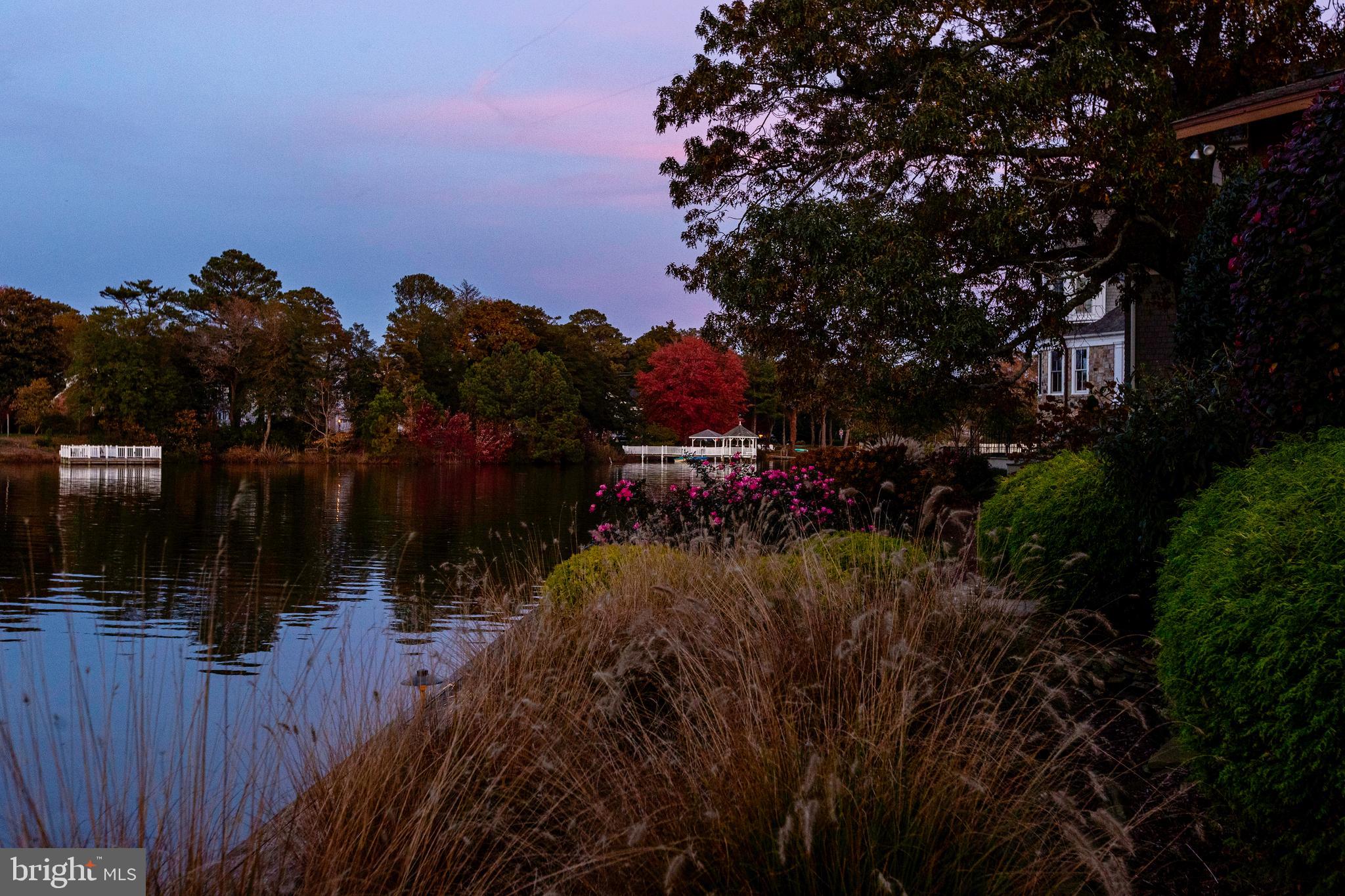 SILVER LAKE SHORES - Residential
