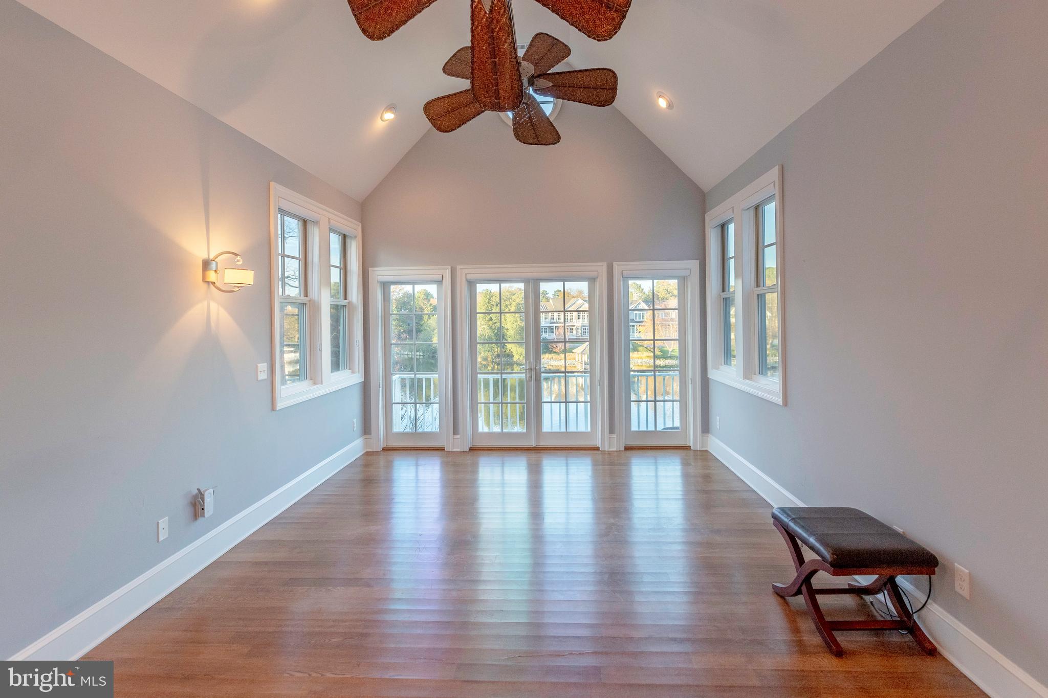 SILVER LAKE SHORES - Residential