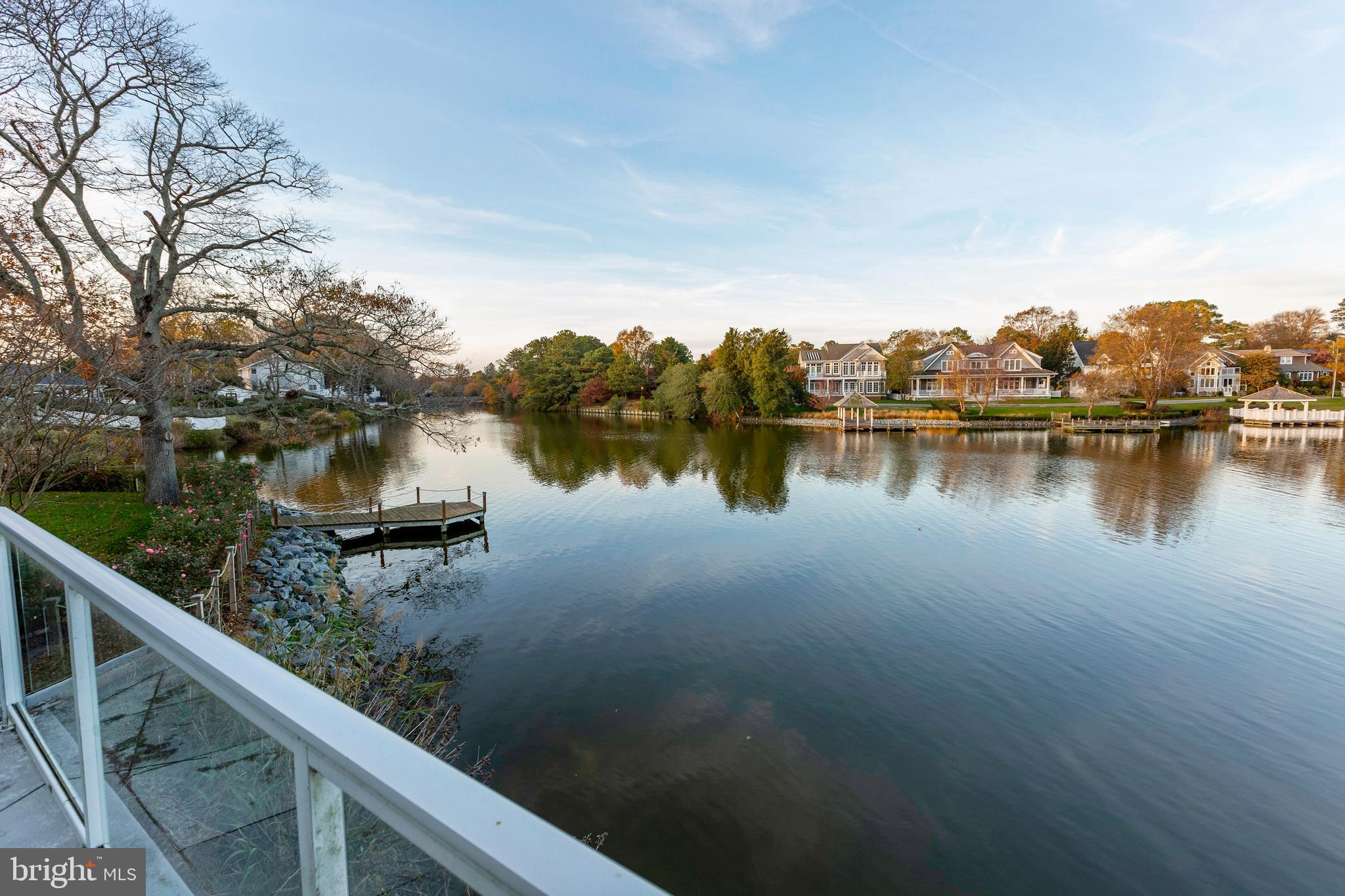 SILVER LAKE SHORES - Residential