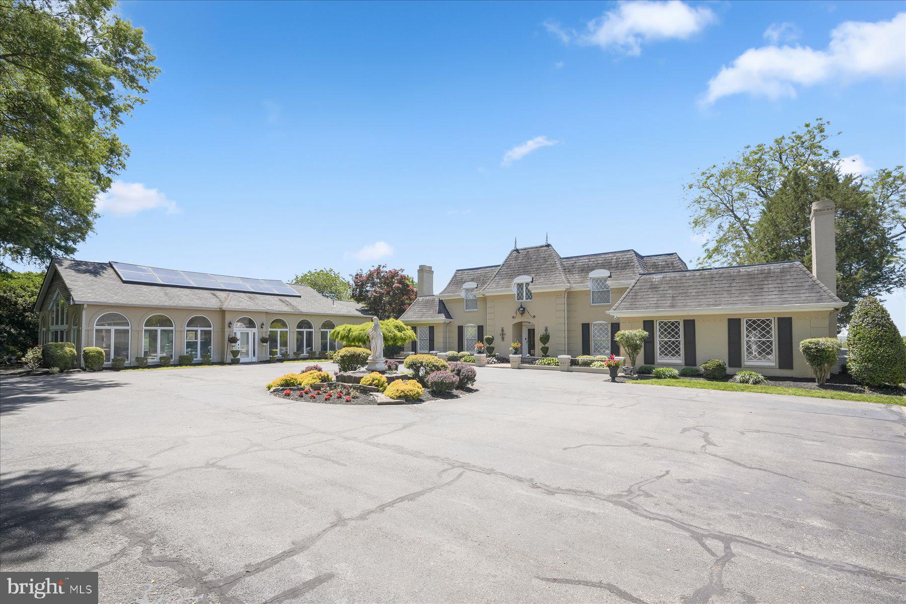 LOCUST GROVE ESTATES SUB - Residential