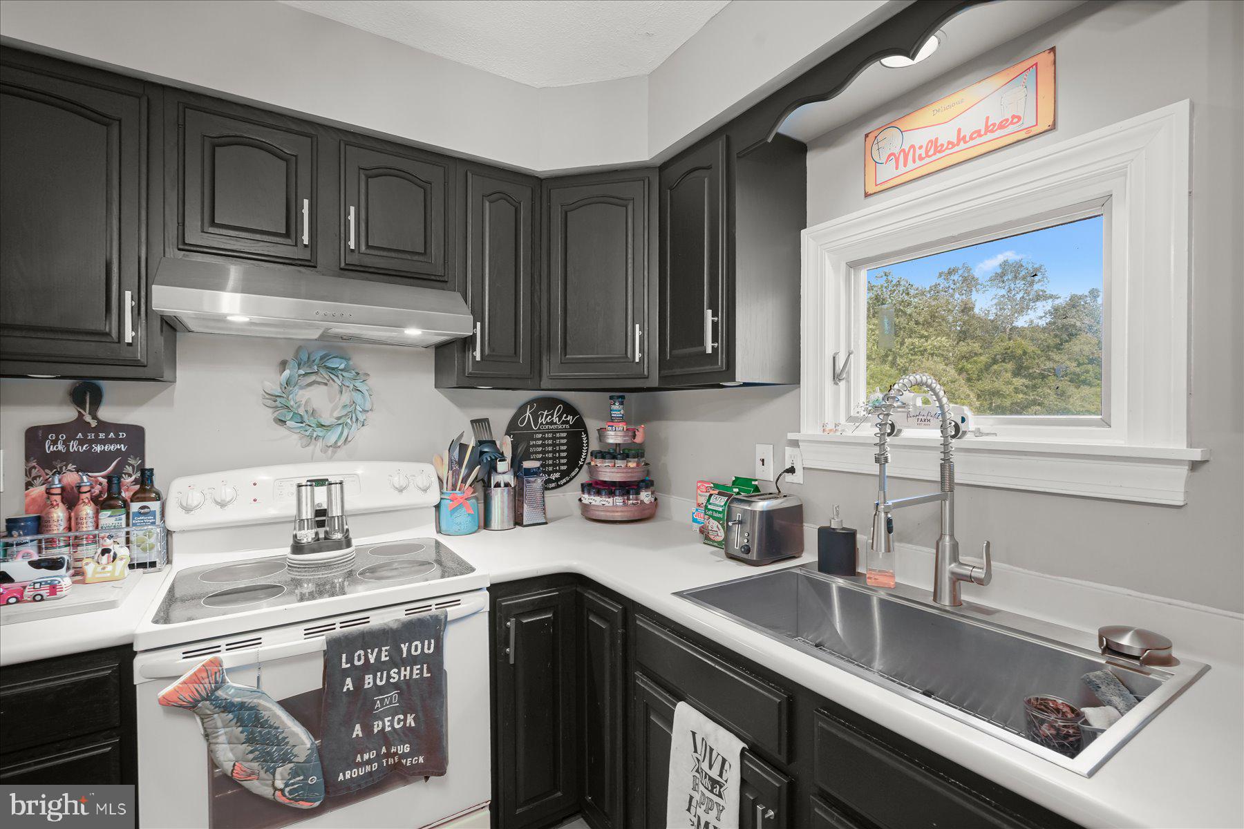 LOCUST GROVE ESTATES SUB - Residential