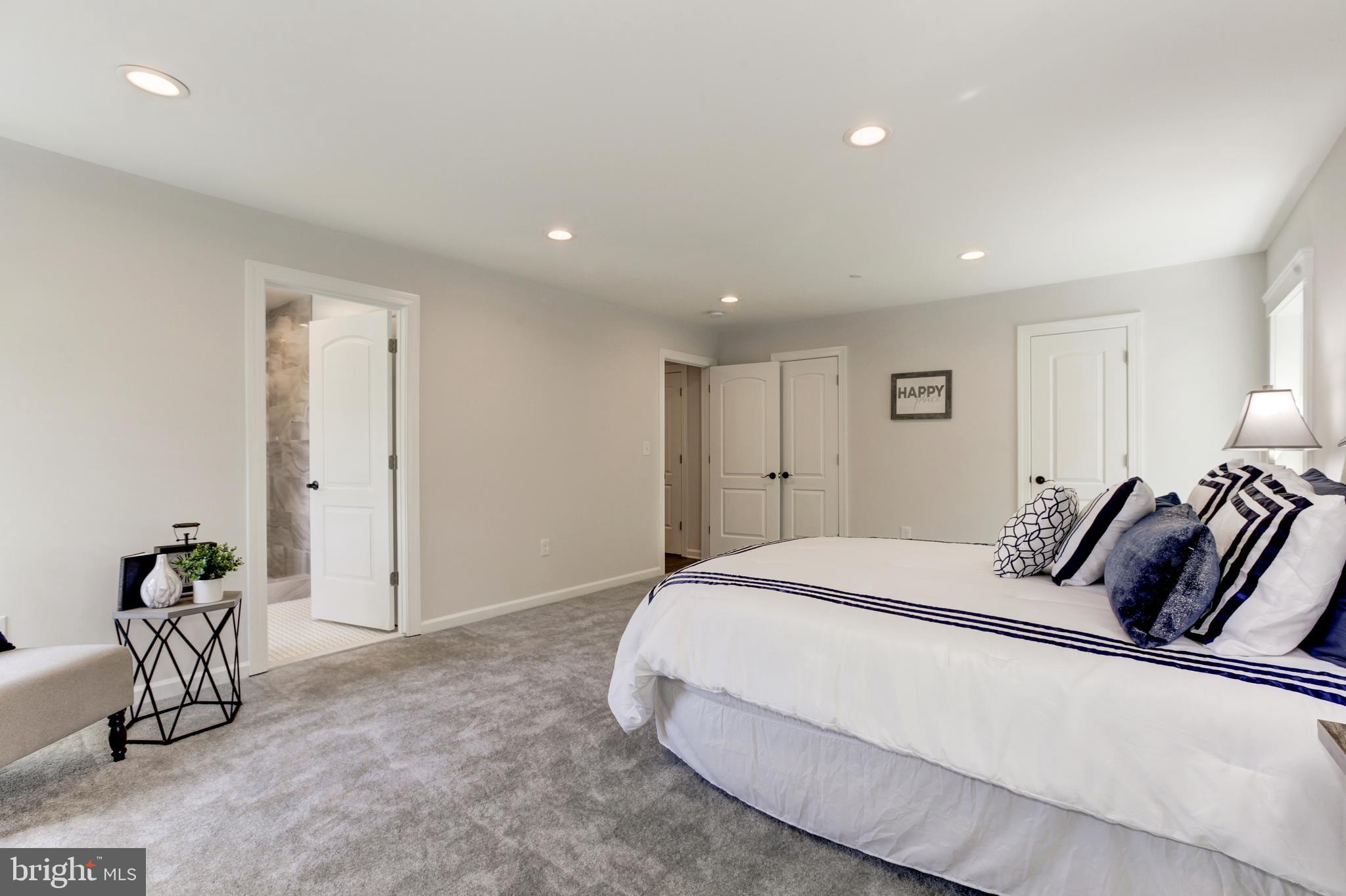 MT RAINIER- RHODE ISL AV - Residential