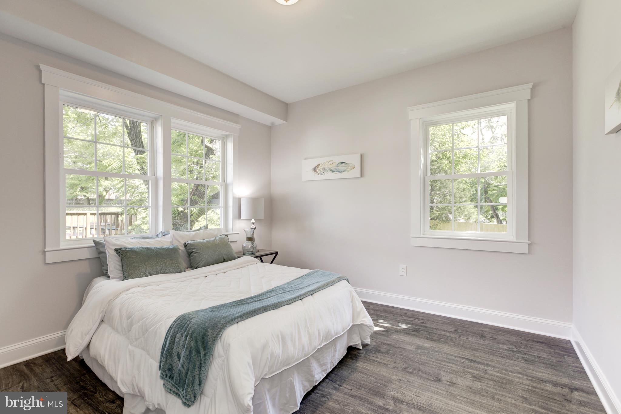 MT RAINIER- RHODE ISL AV - Residential