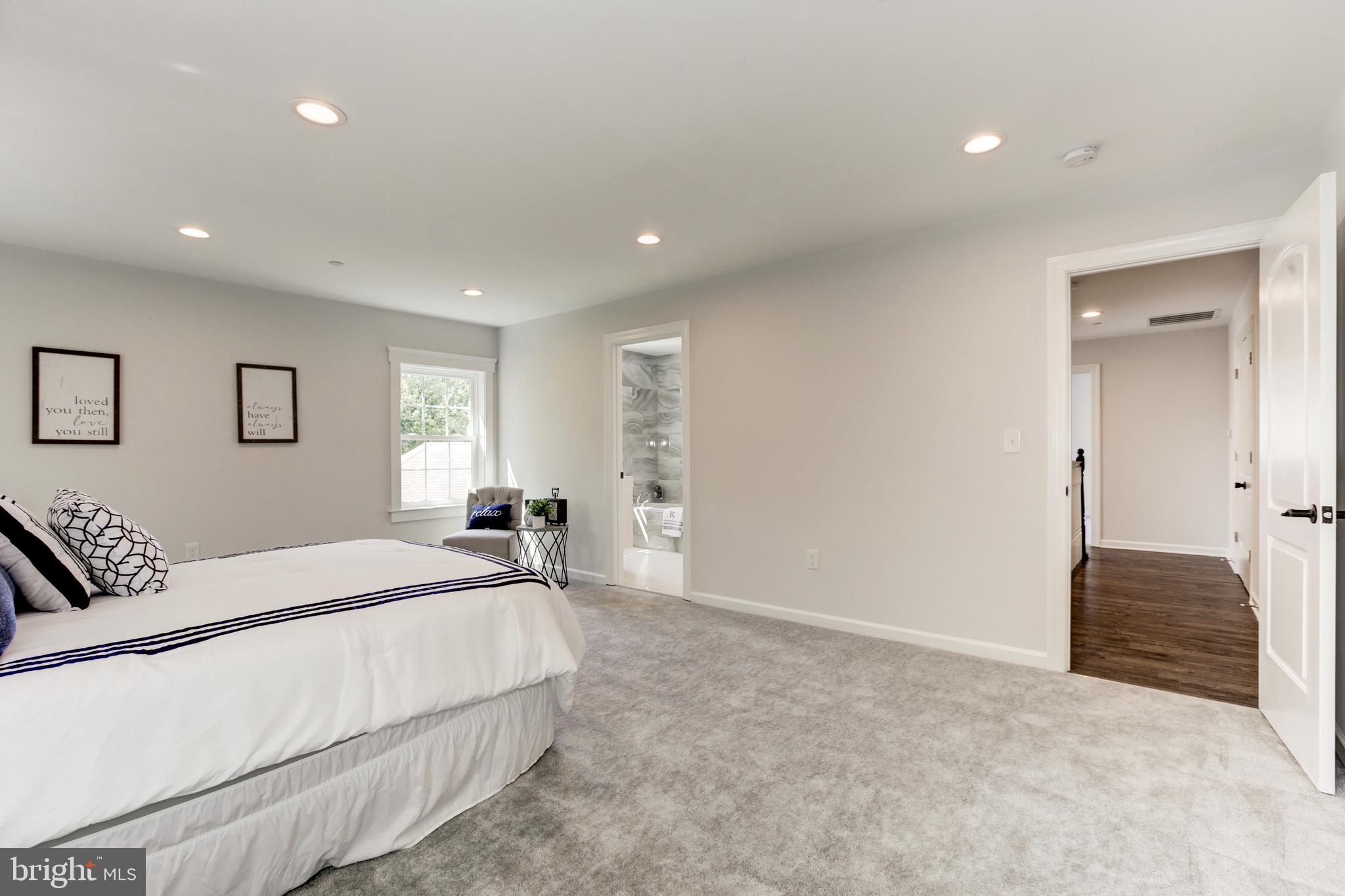 MT RAINIER- RHODE ISL AV - Residential