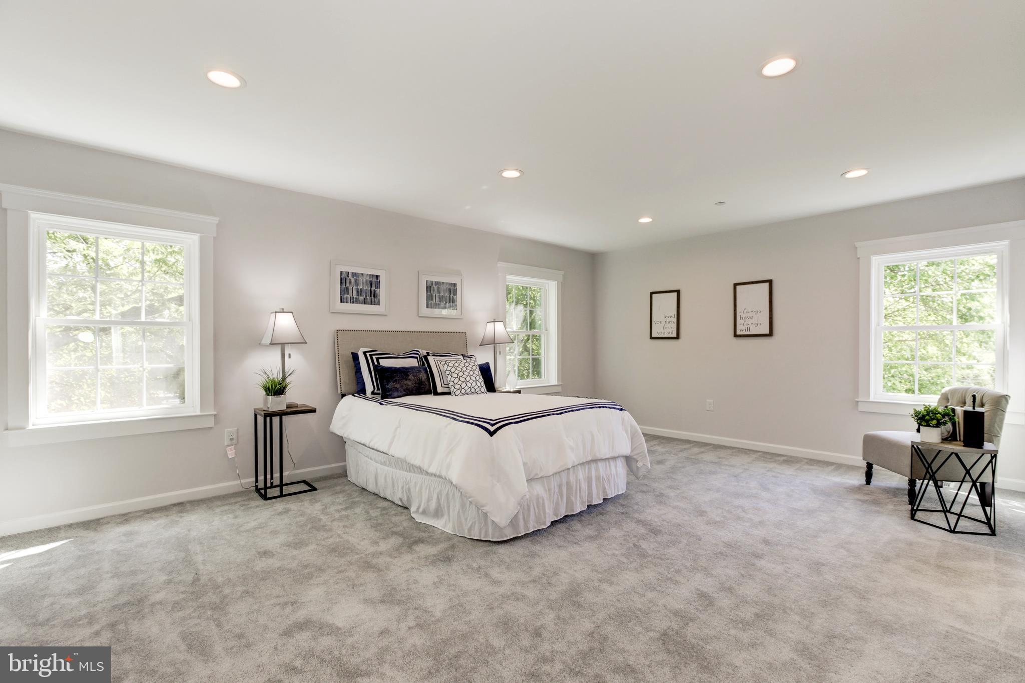 MT RAINIER- RHODE ISL AV - Residential