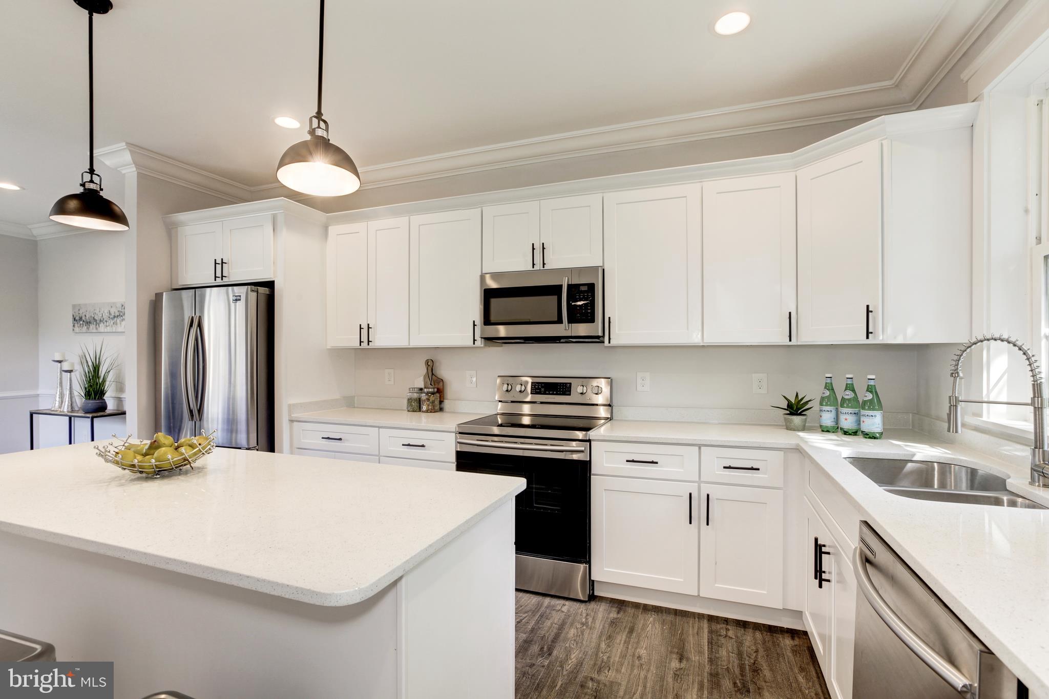 MT RAINIER- RHODE ISL AV - Residential