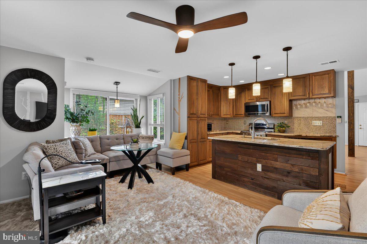 SOUTHERN GROVE - Residential