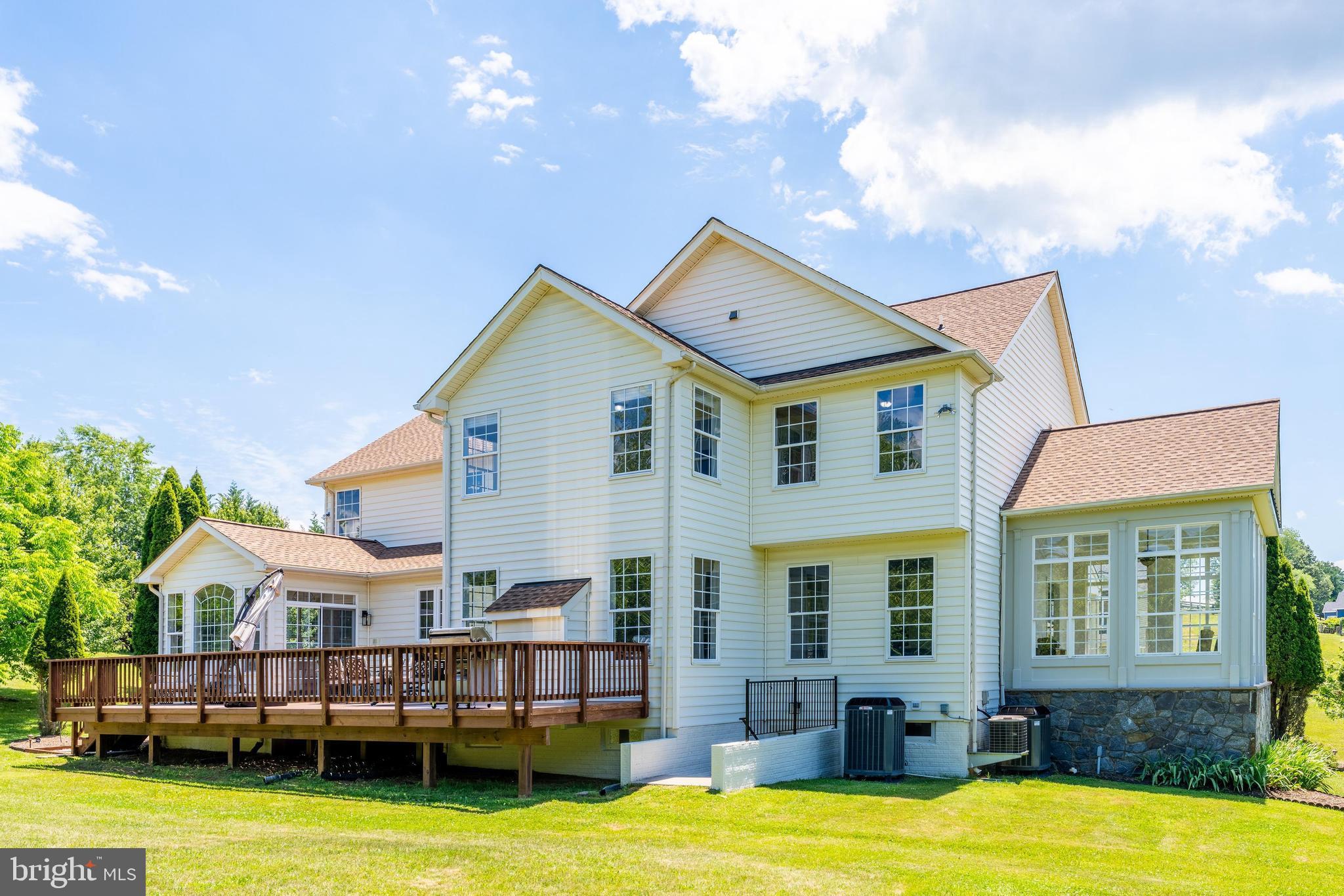 DUTCHMANS CREEK HAMLET - Residential