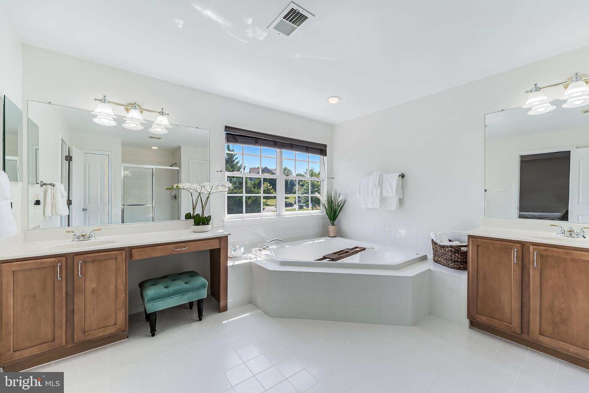 DUTCHMANS CREEK HAMLET - Residential