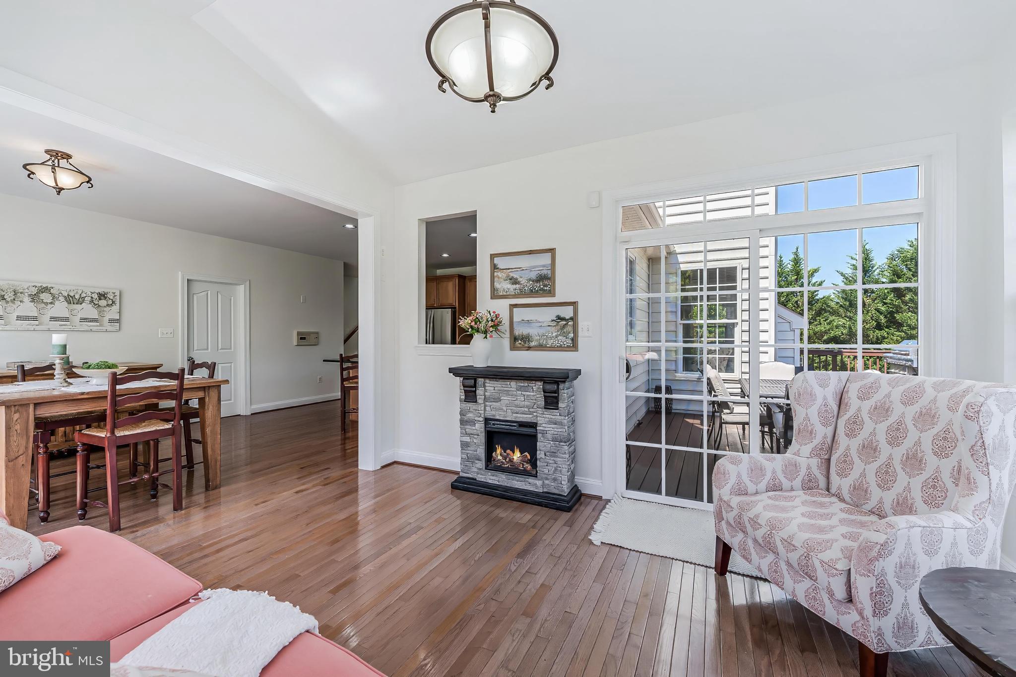 DUTCHMANS CREEK HAMLET - Residential