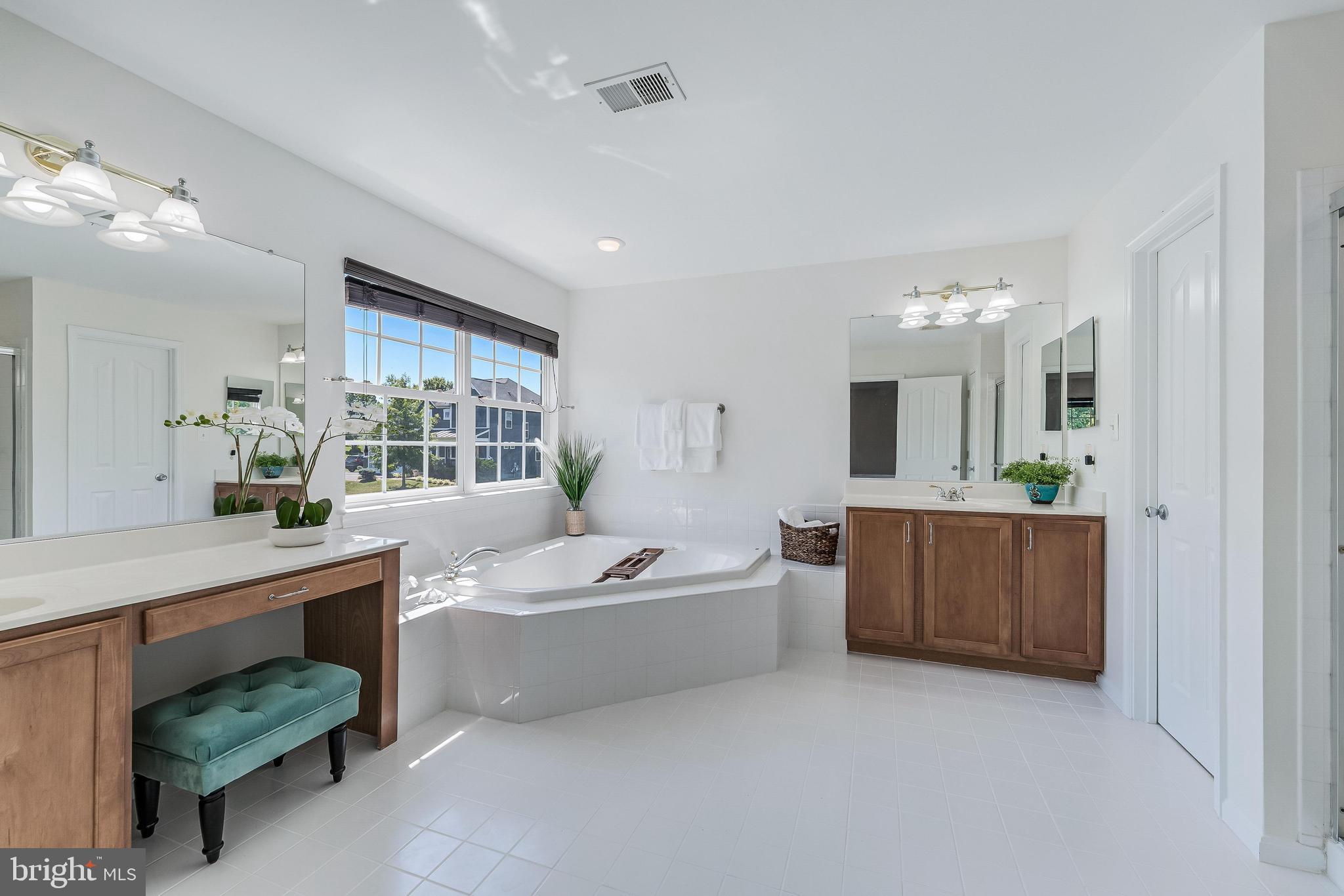 DUTCHMANS CREEK HAMLET - Residential