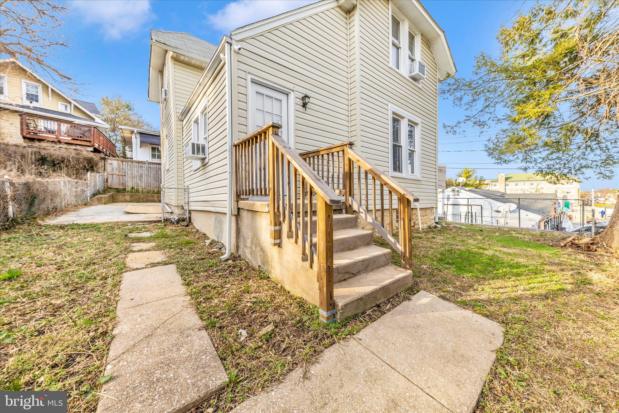 LAURAVILLE HISTORIC DISTRICT - Residential