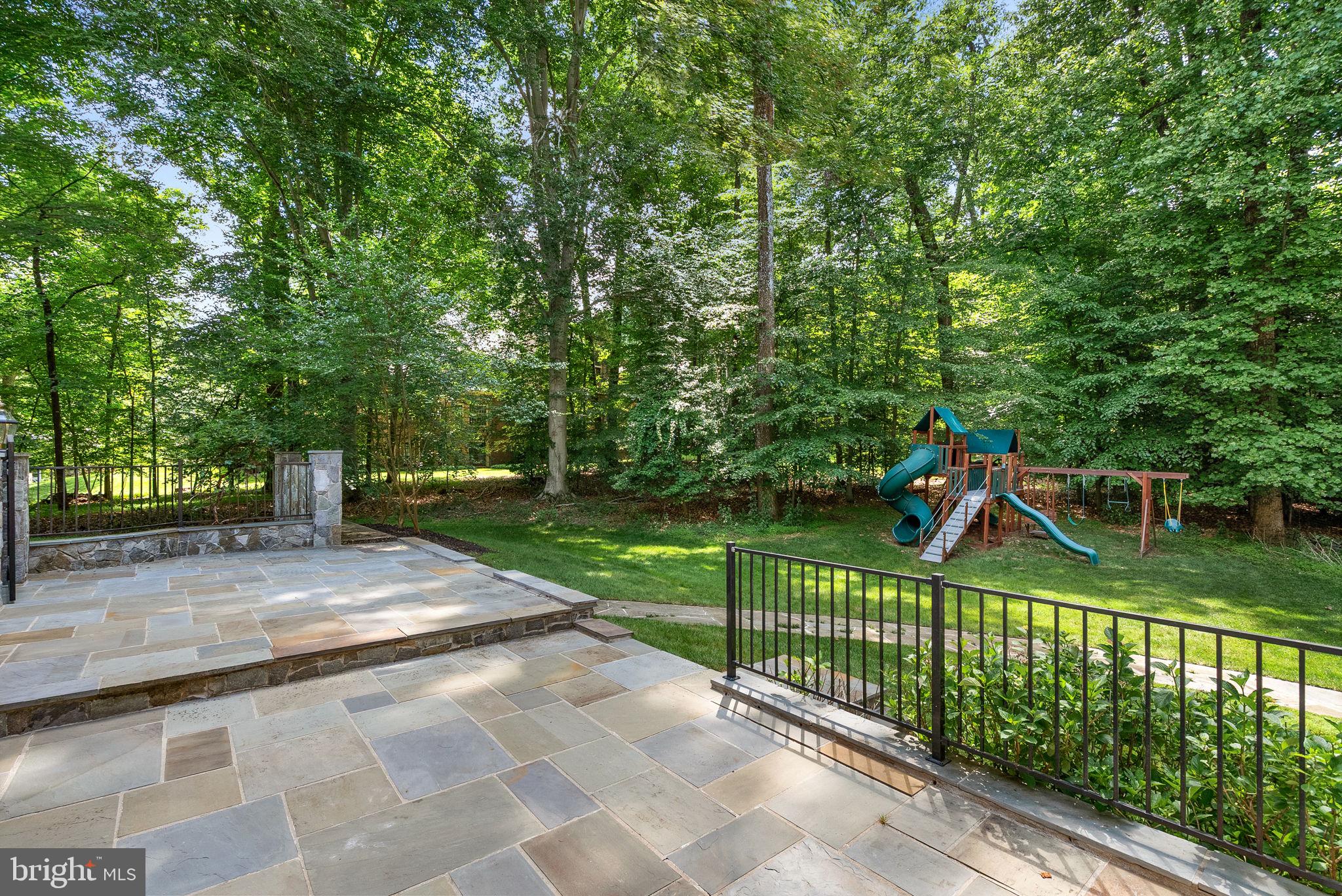 FALCON RIDGE - Residential