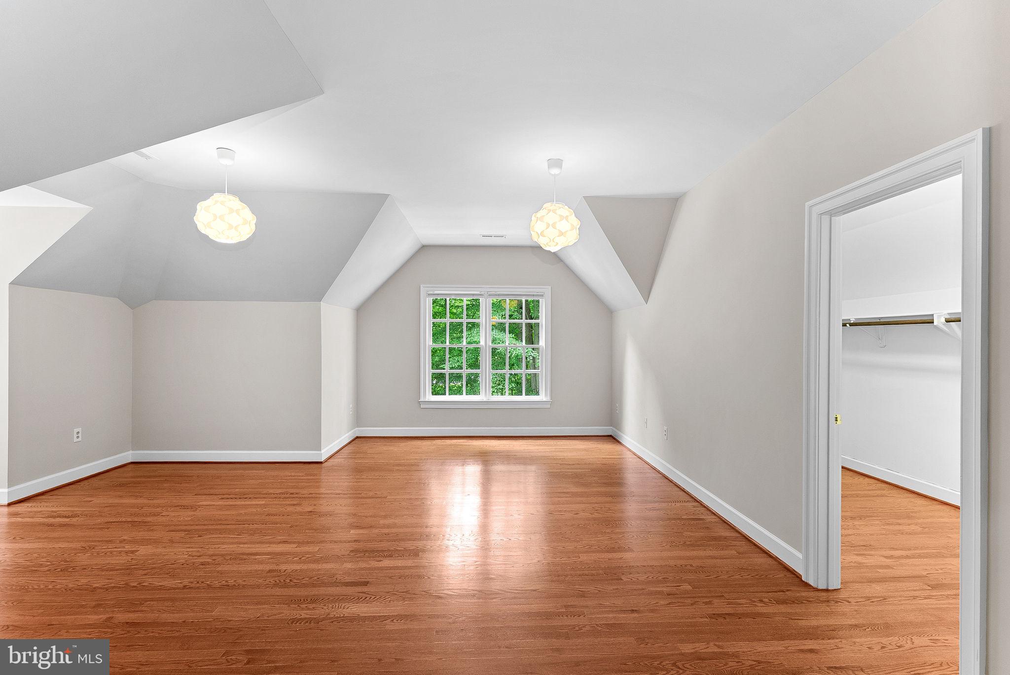 FALCON RIDGE - Residential