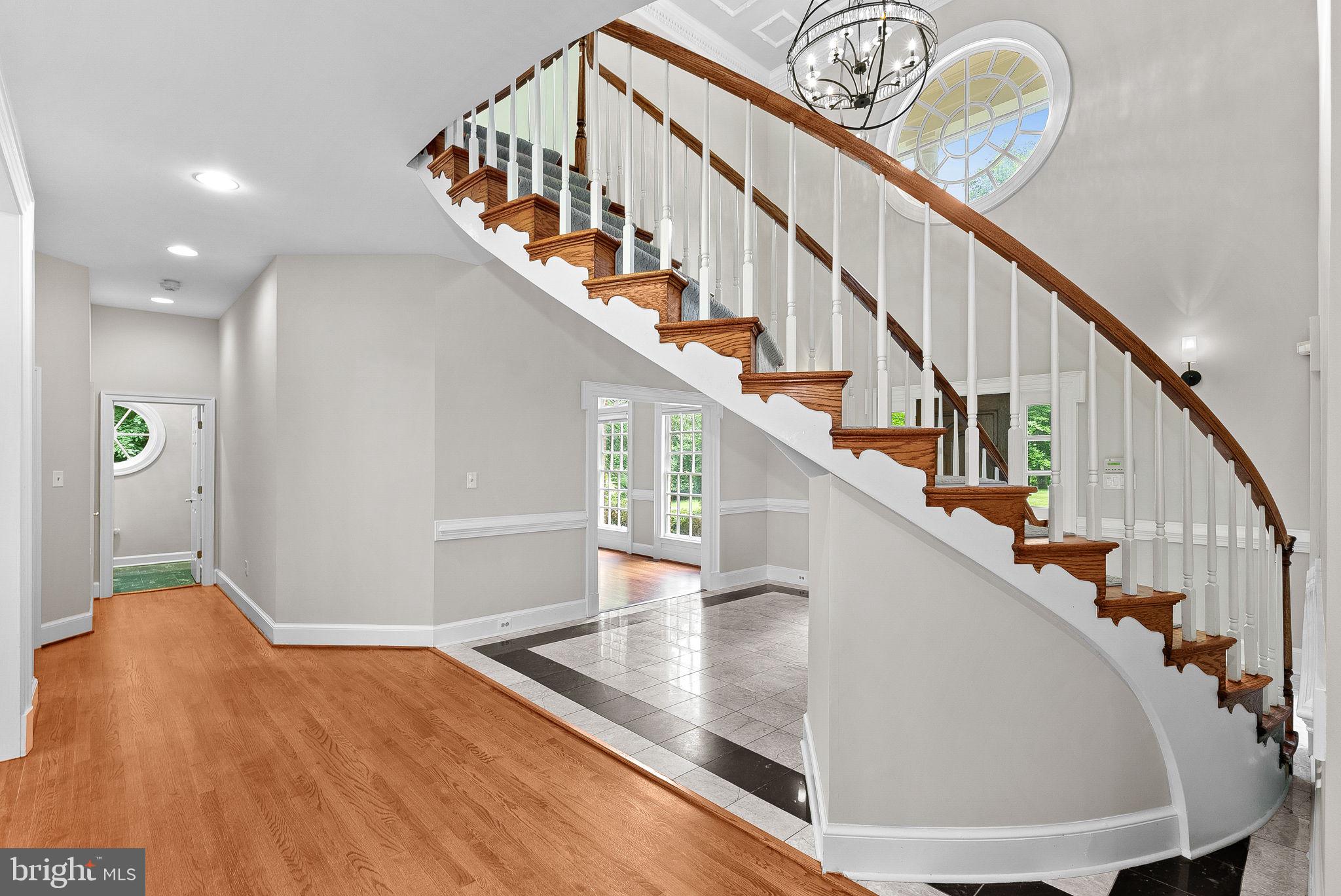 FALCON RIDGE - Residential