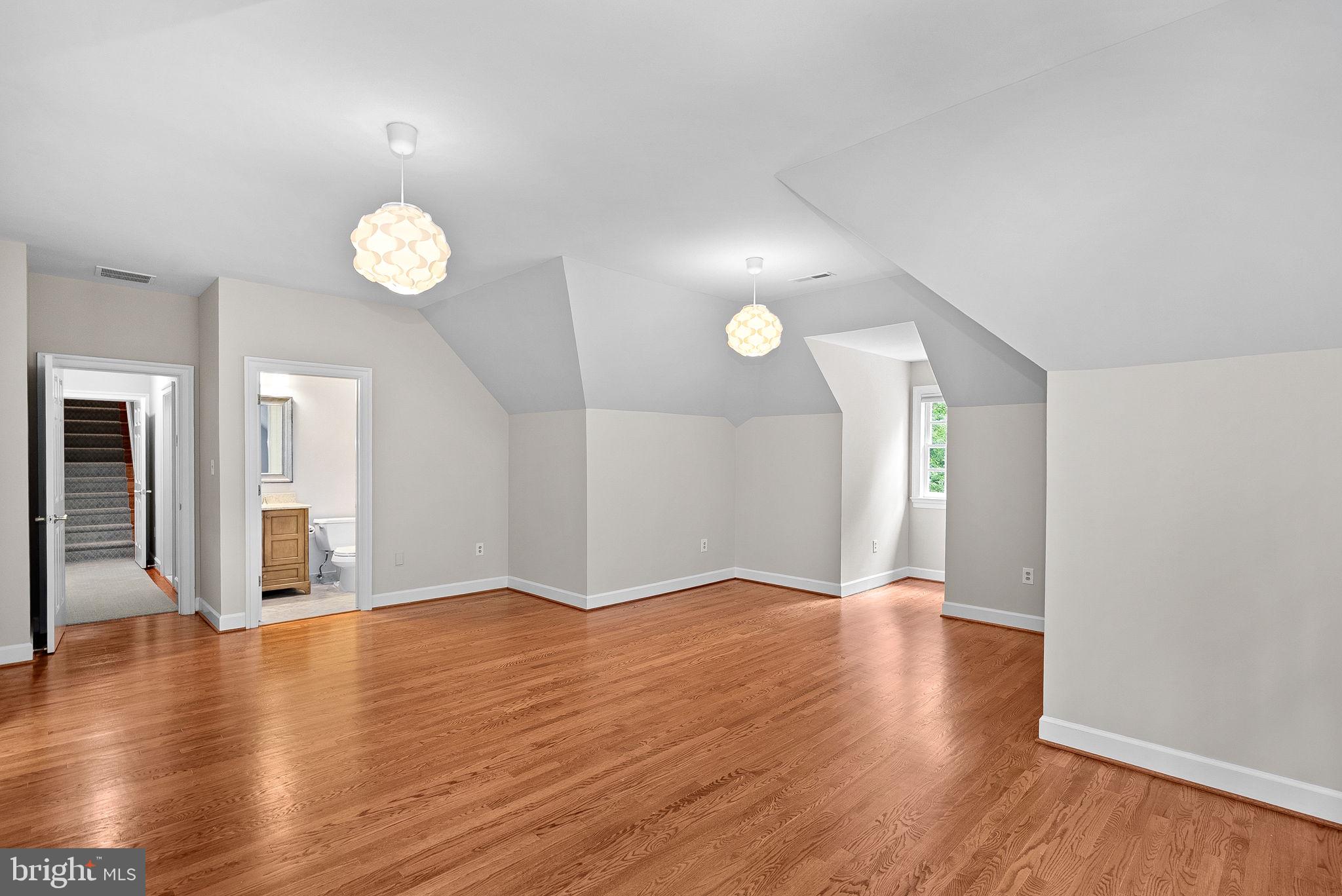 FALCON RIDGE - Residential