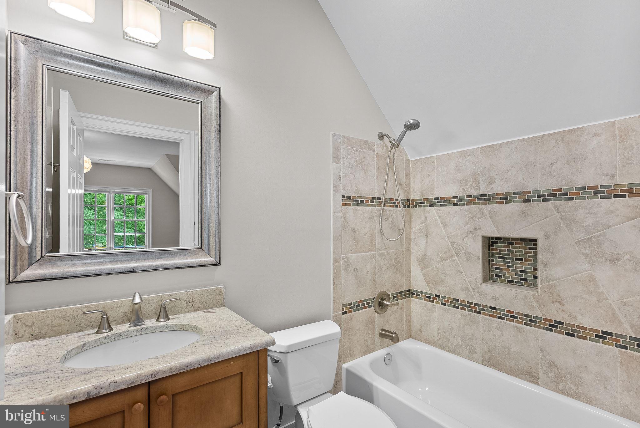 FALCON RIDGE - Residential