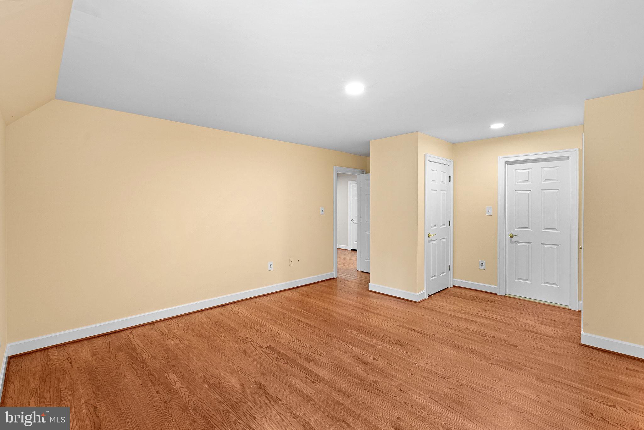 FALCON RIDGE - Residential