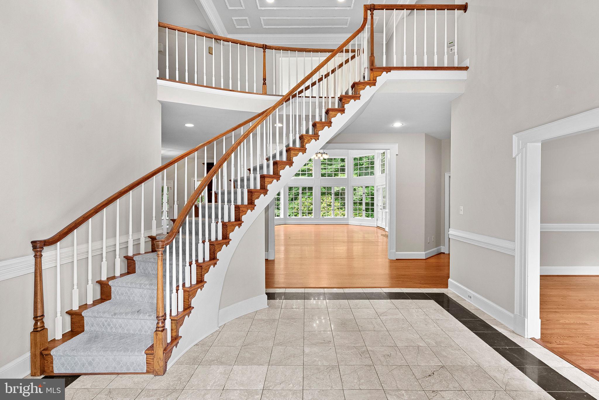 FALCON RIDGE - Residential