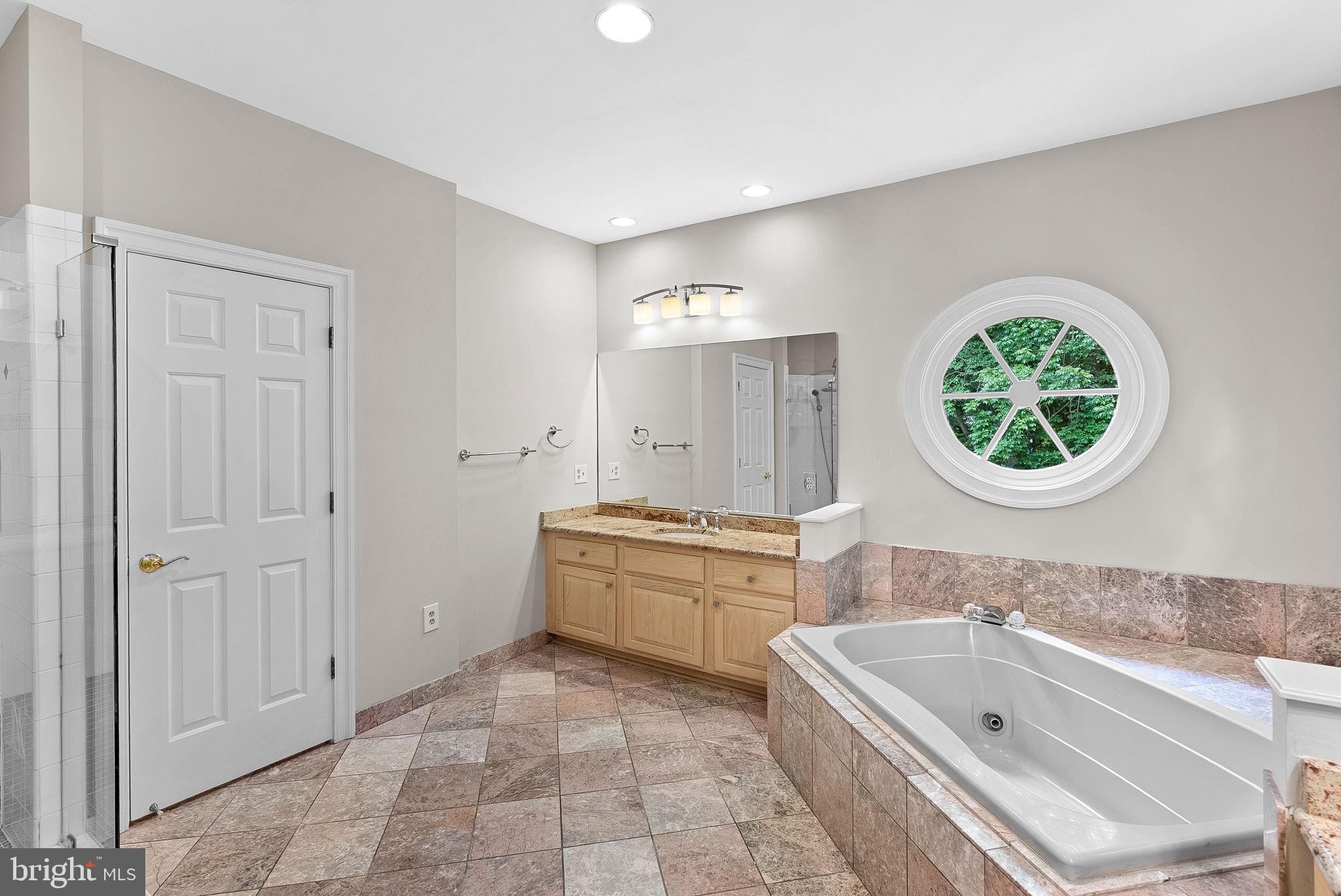 FALCON RIDGE - Residential