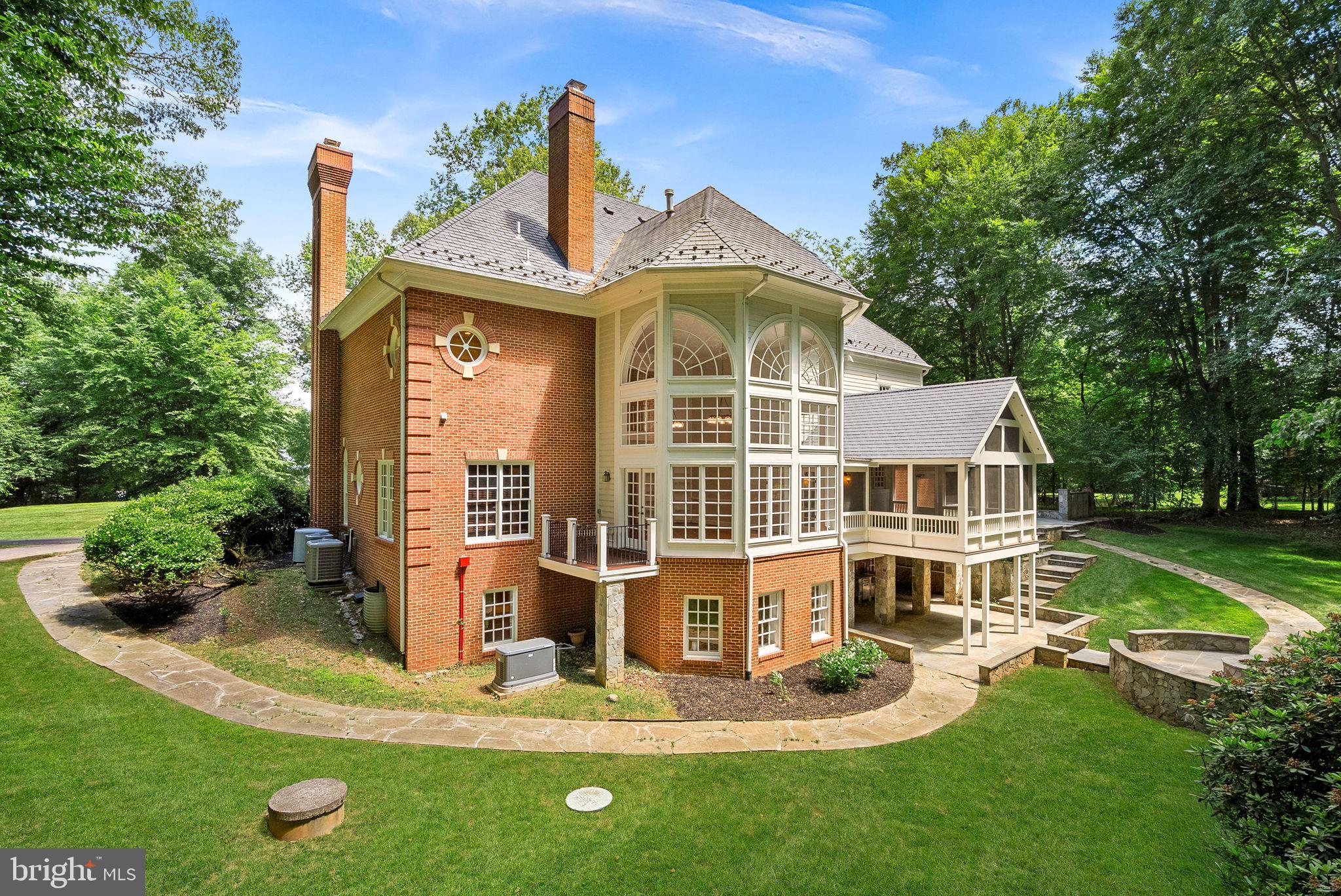 FALCON RIDGE - Residential