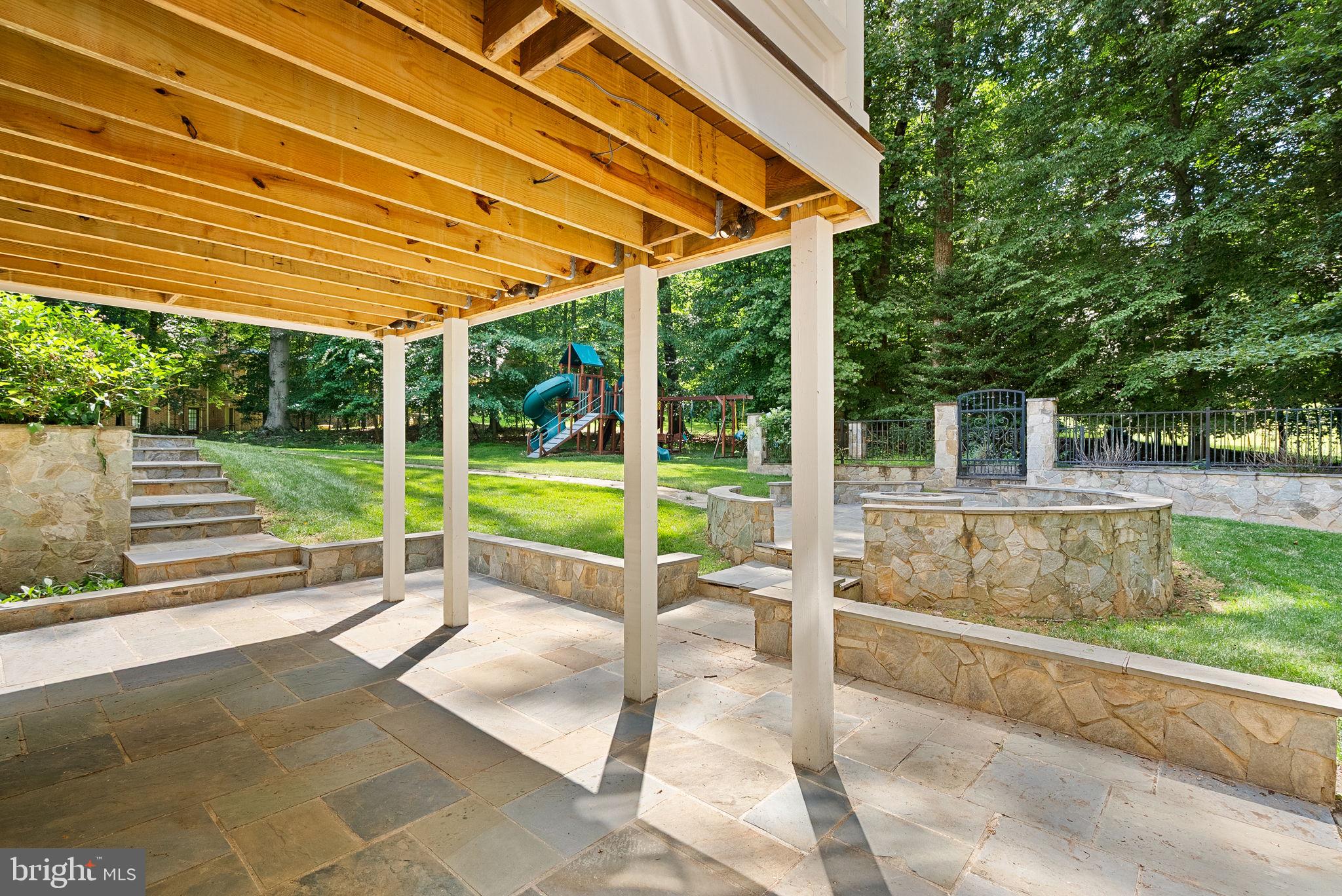FALCON RIDGE - Residential
