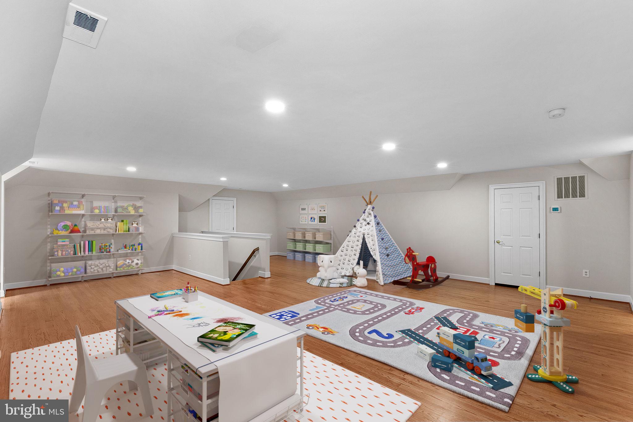 FALCON RIDGE - Residential