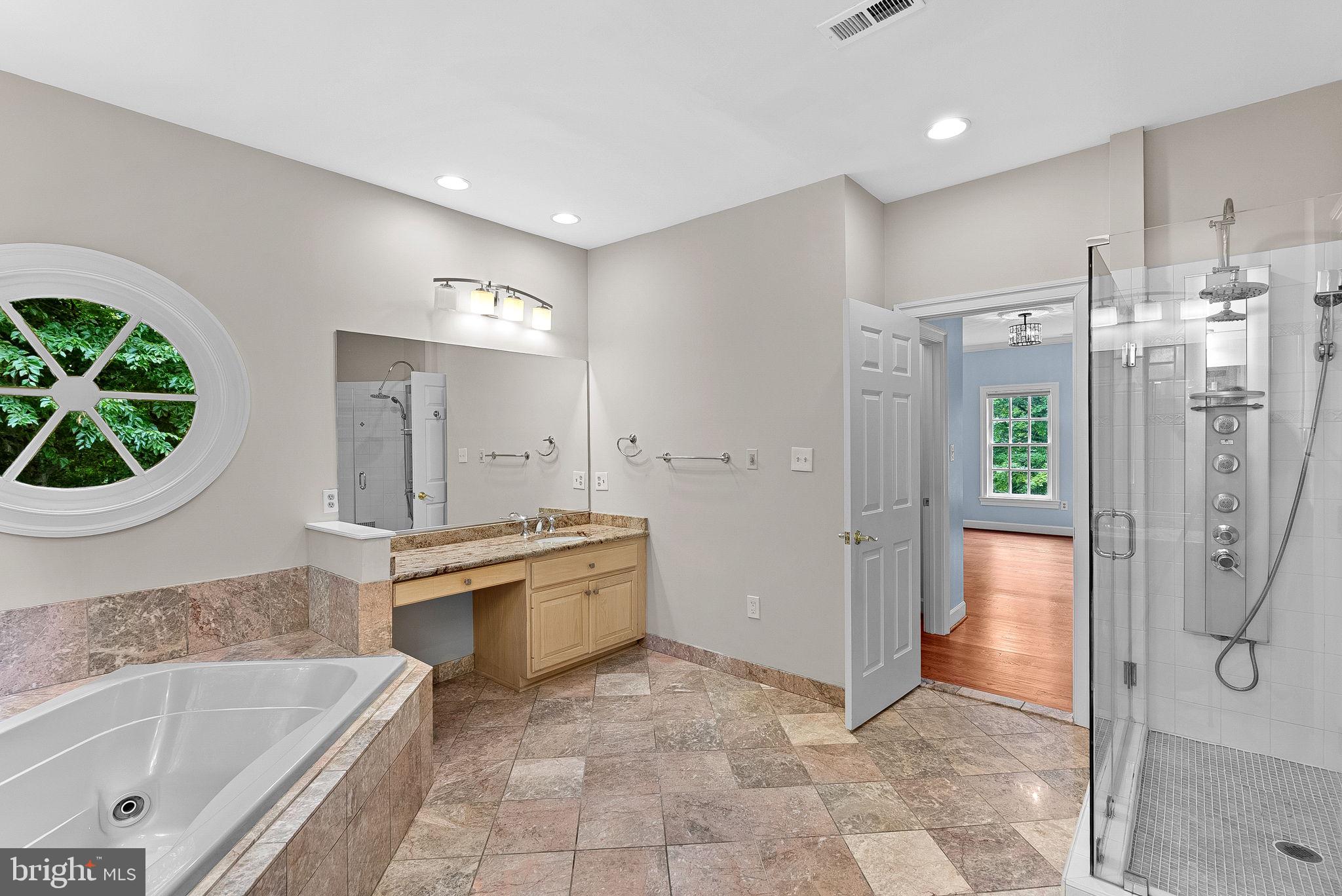 FALCON RIDGE - Residential
