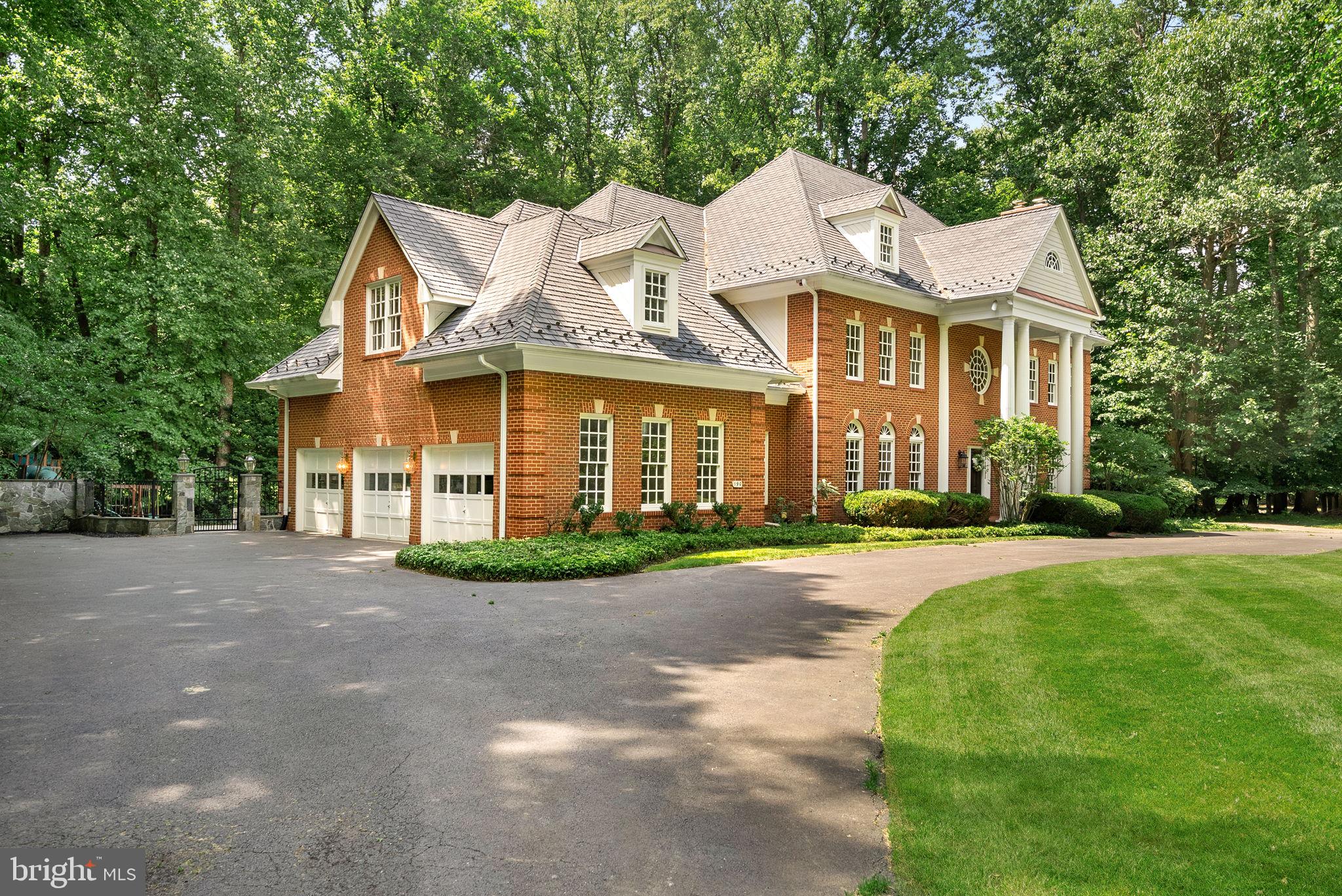 FALCON RIDGE - Residential